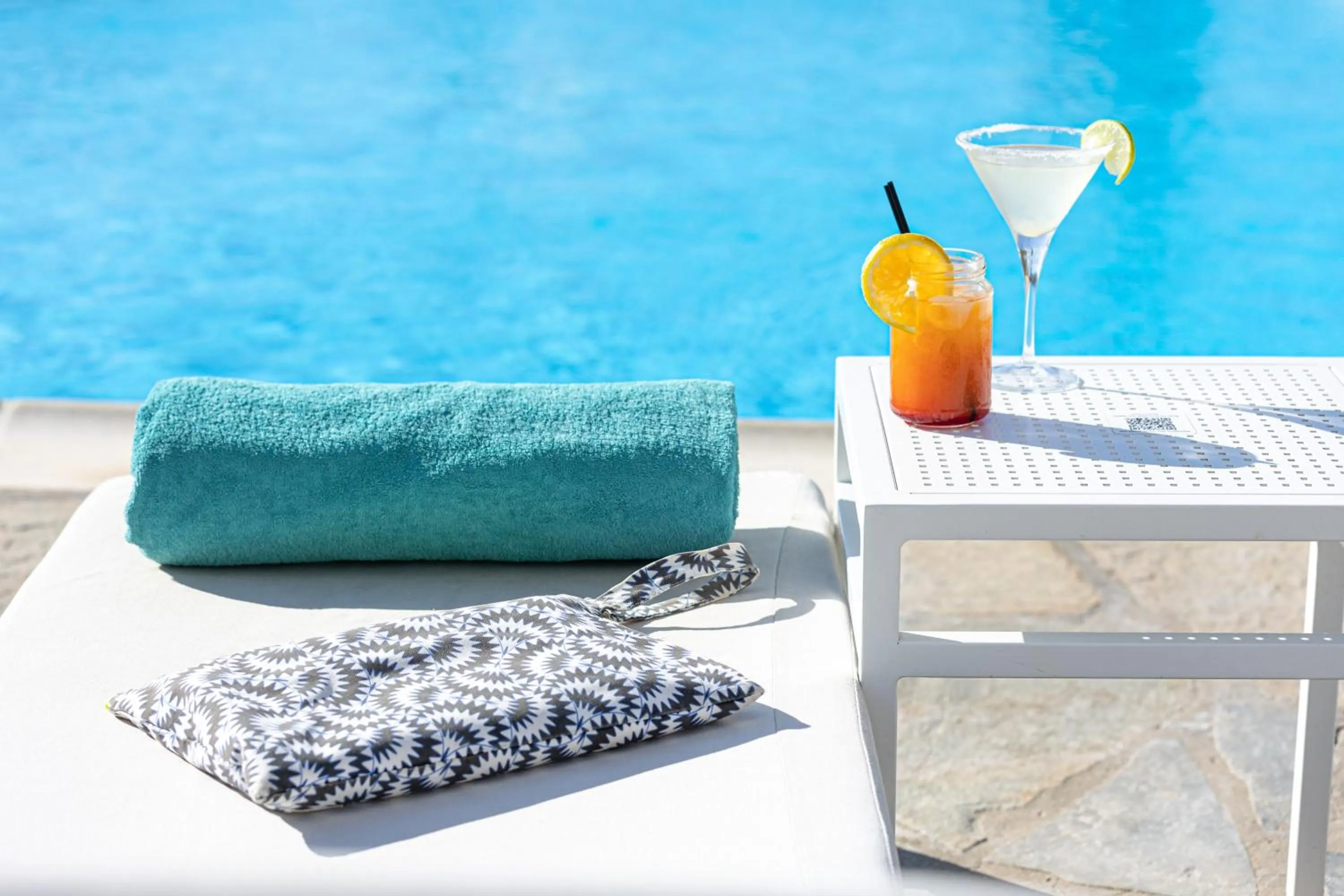 Swimming pool in Akrotiri Hotel