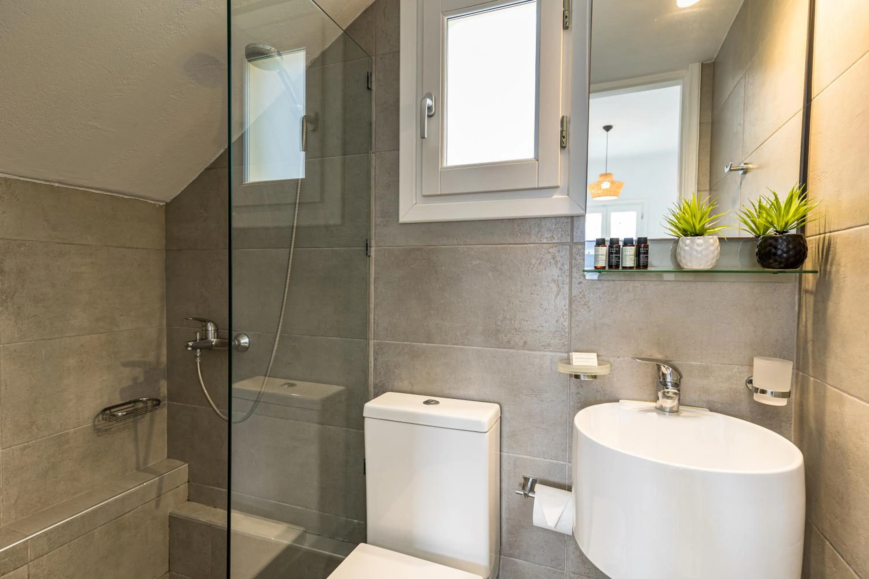 Bathroom in Akrotiri Hotel