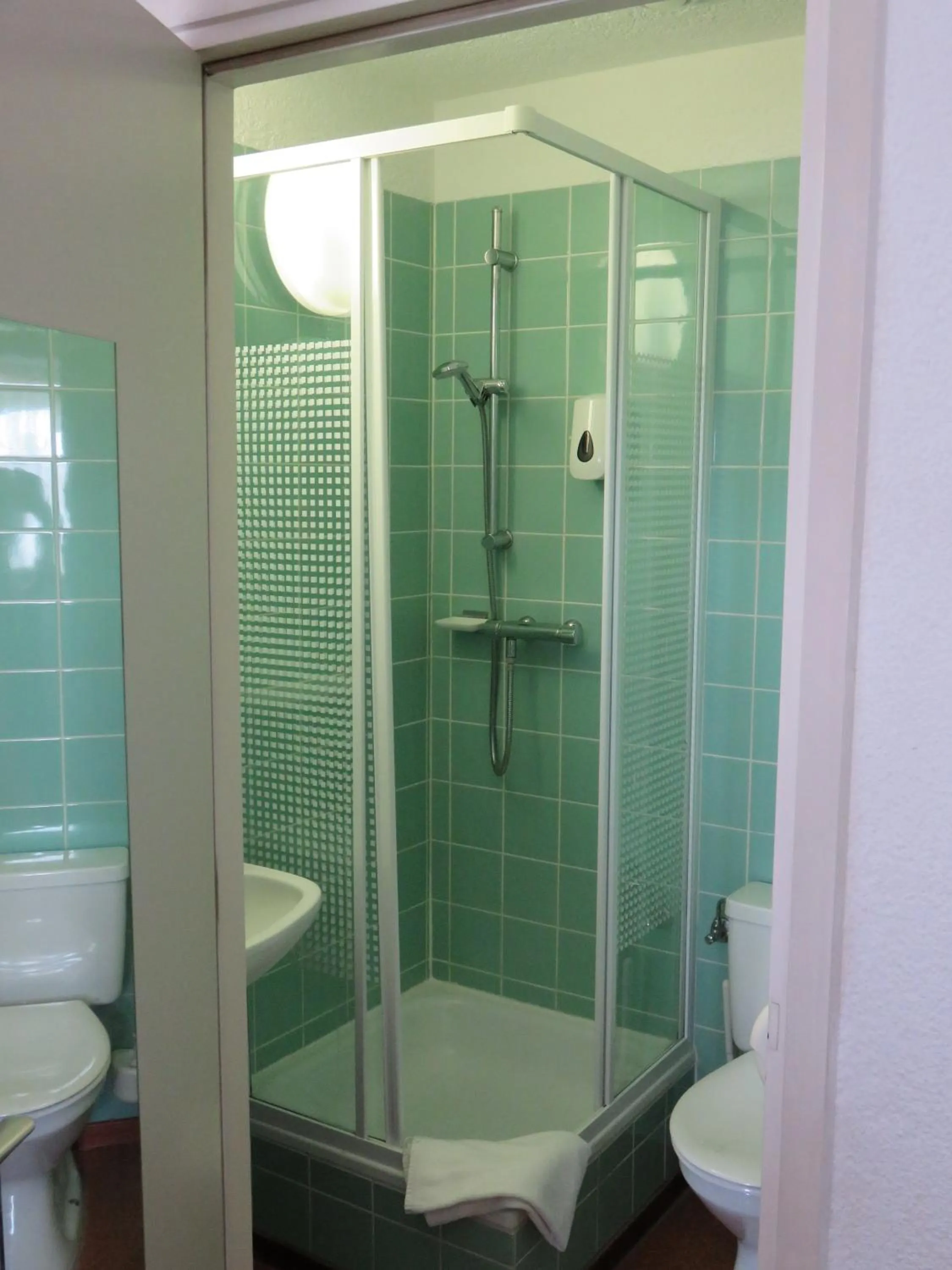 Bathroom in Hotel American