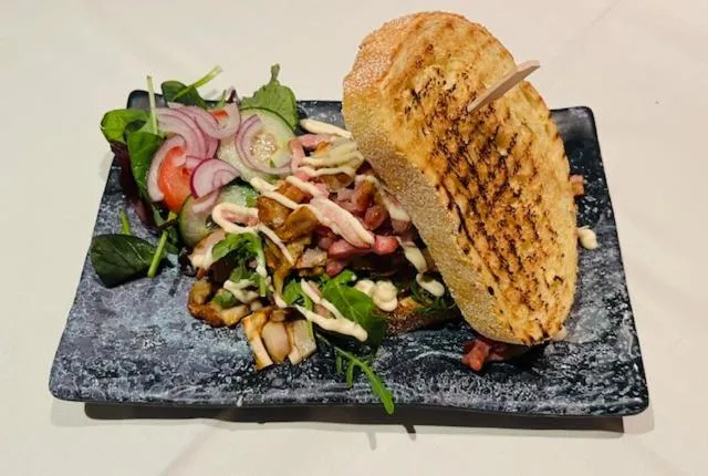 Lunch in Hotel American