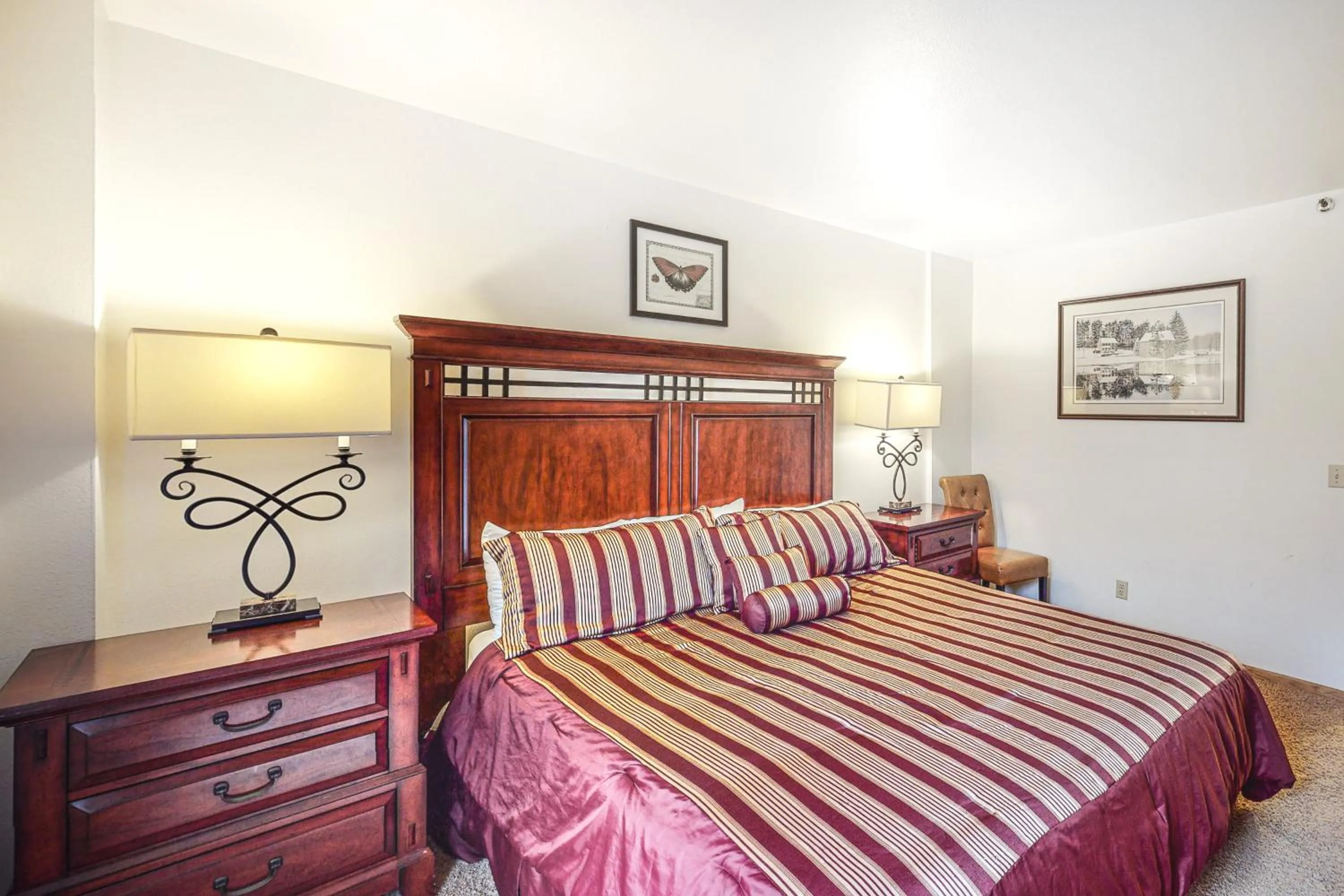 Bed in Park Station Luxury Retreat