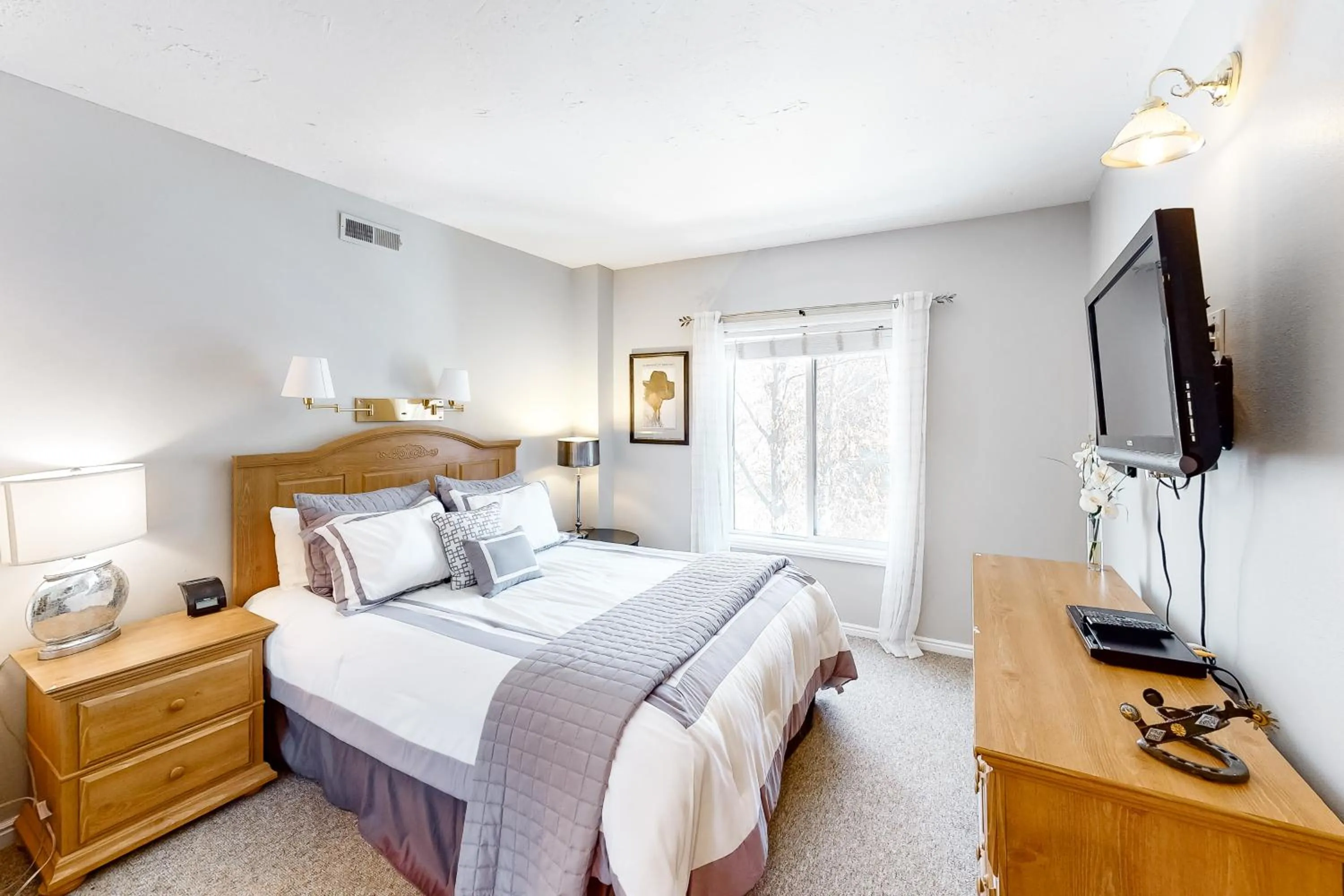 Bed in Park Station Luxury Retreat