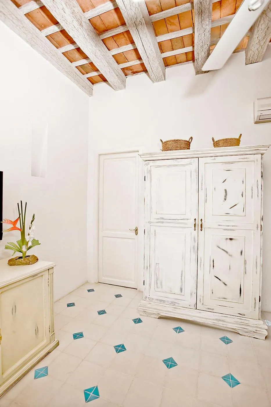 wardrobe in Hotel Casa Quero