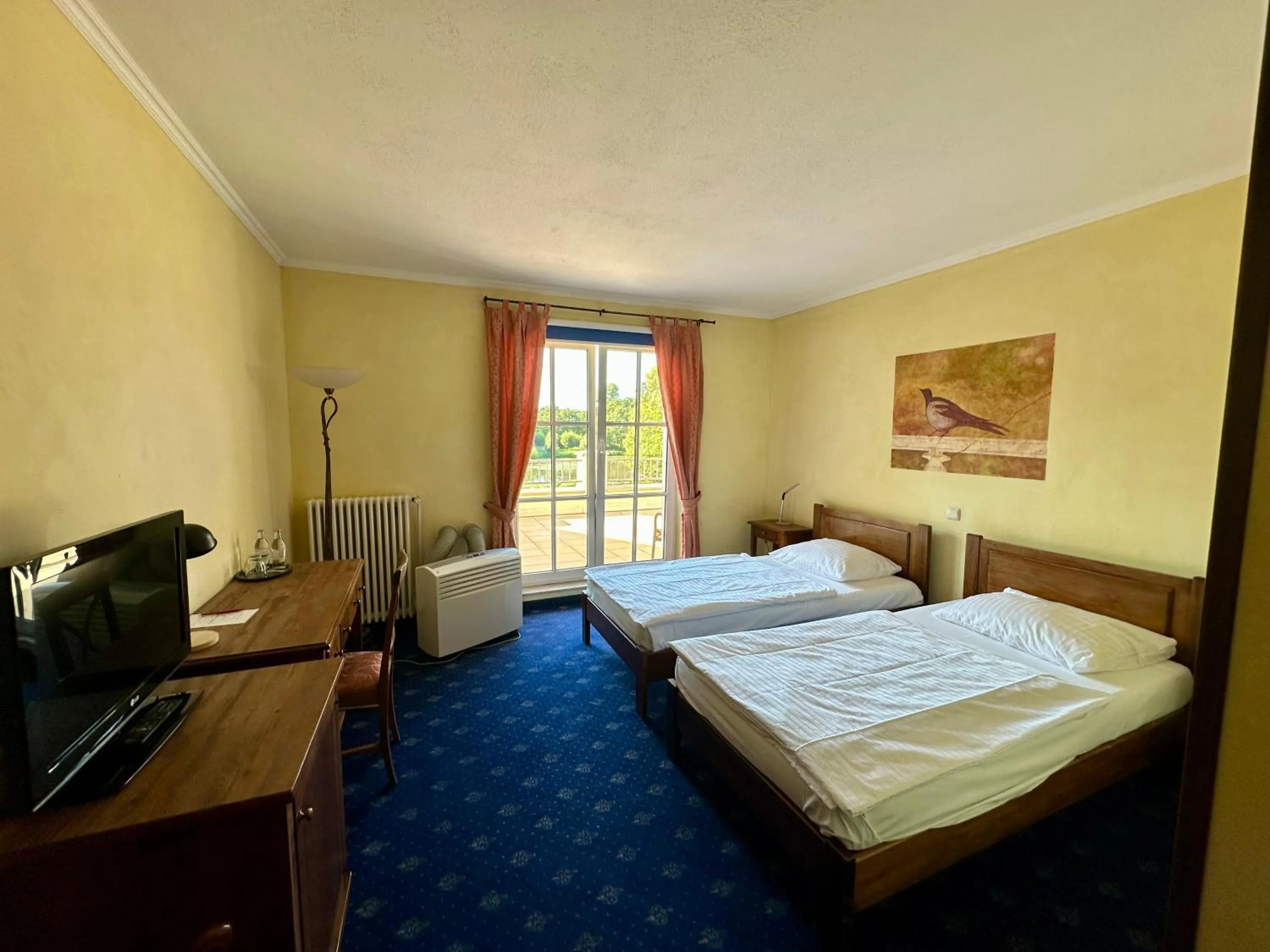 Photo of the whole room, Bed in Hotel Landhaus Milser