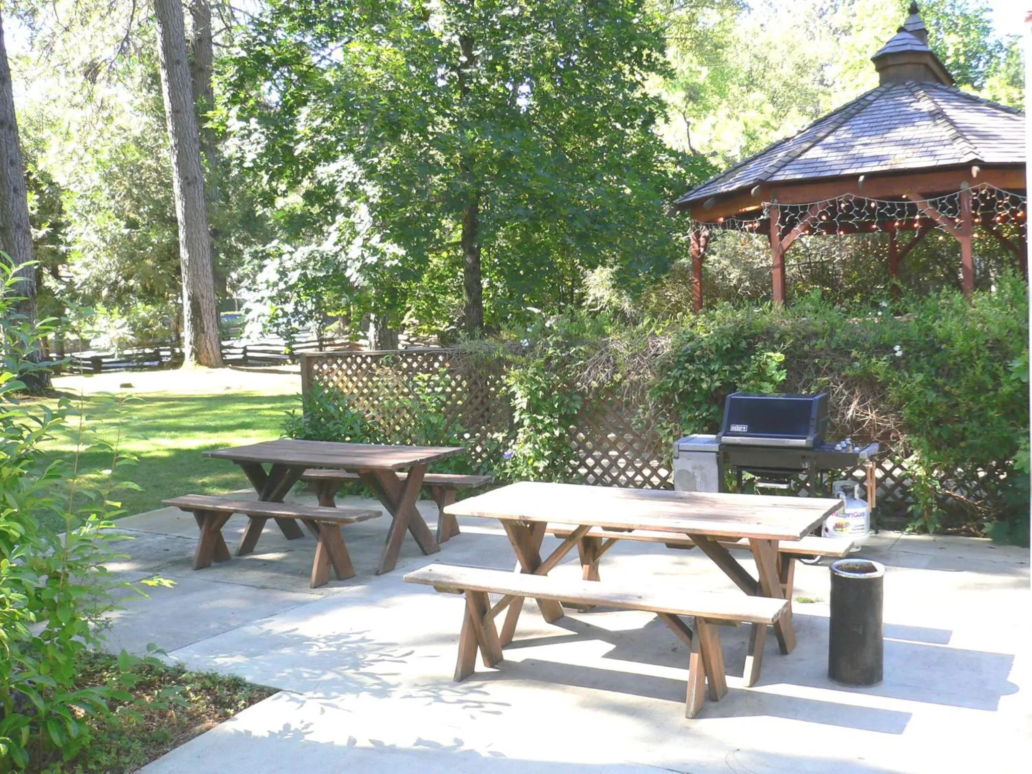 Seating area in Nevada City Inn