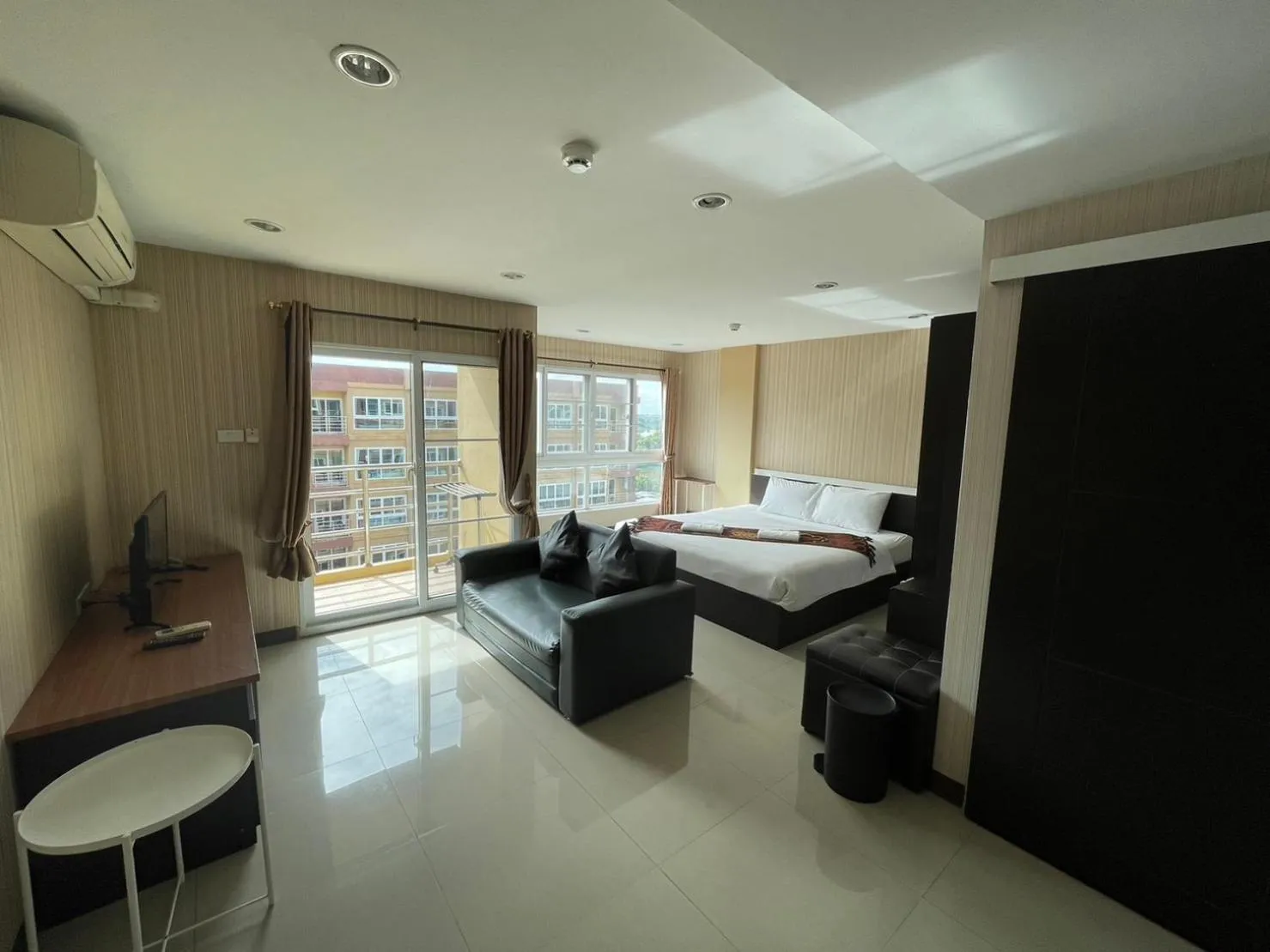 Bedroom, Bed in H2DO Hotel