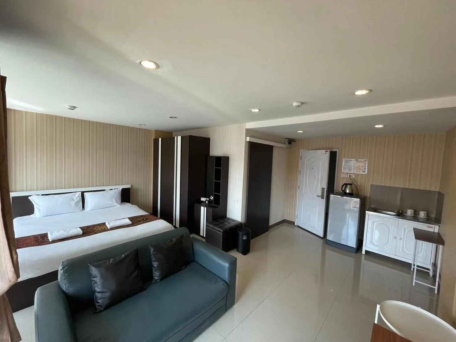 Property building, Bed in H2DO Hotel