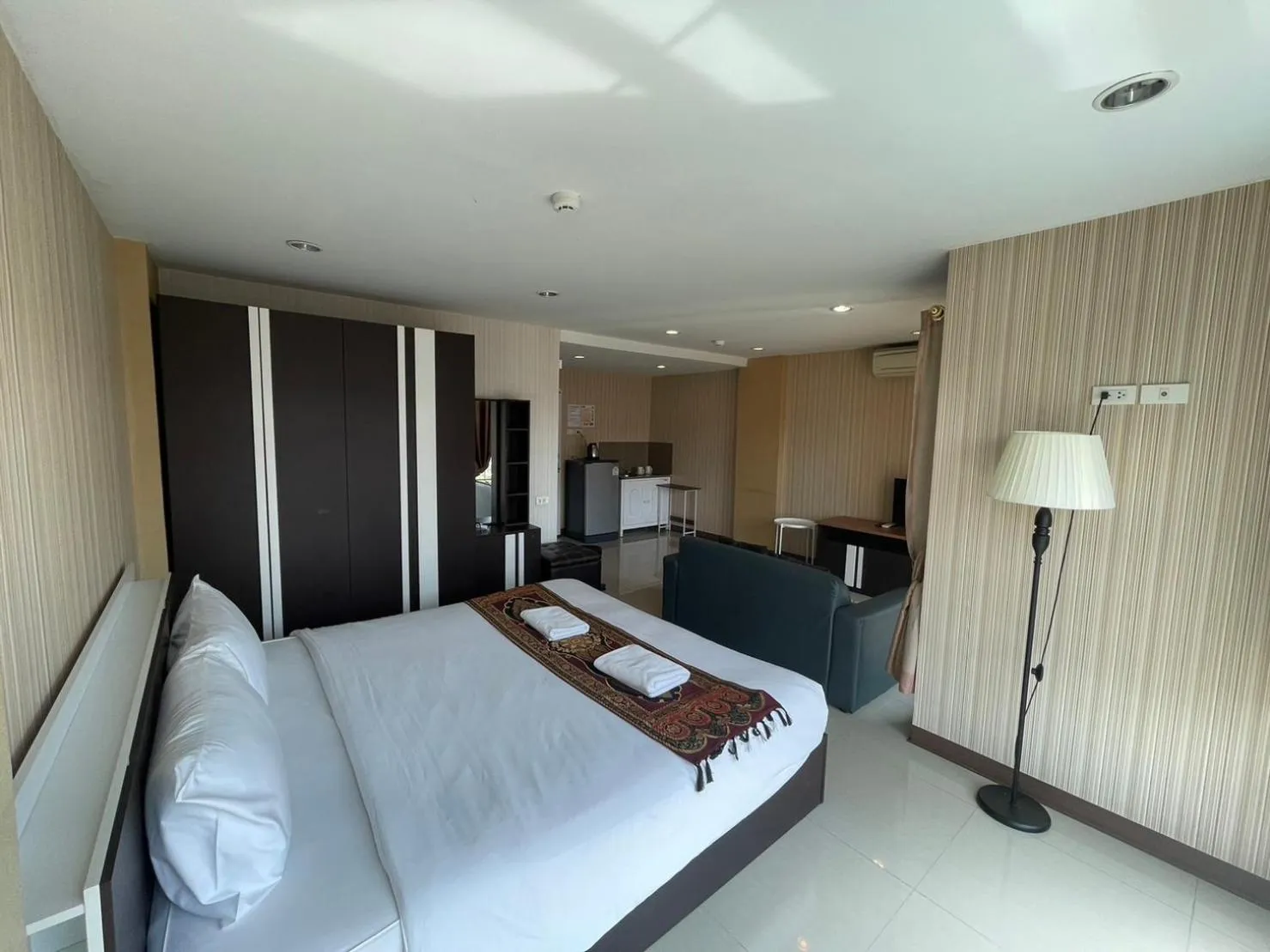 Property building, Bed in H2DO Hotel
