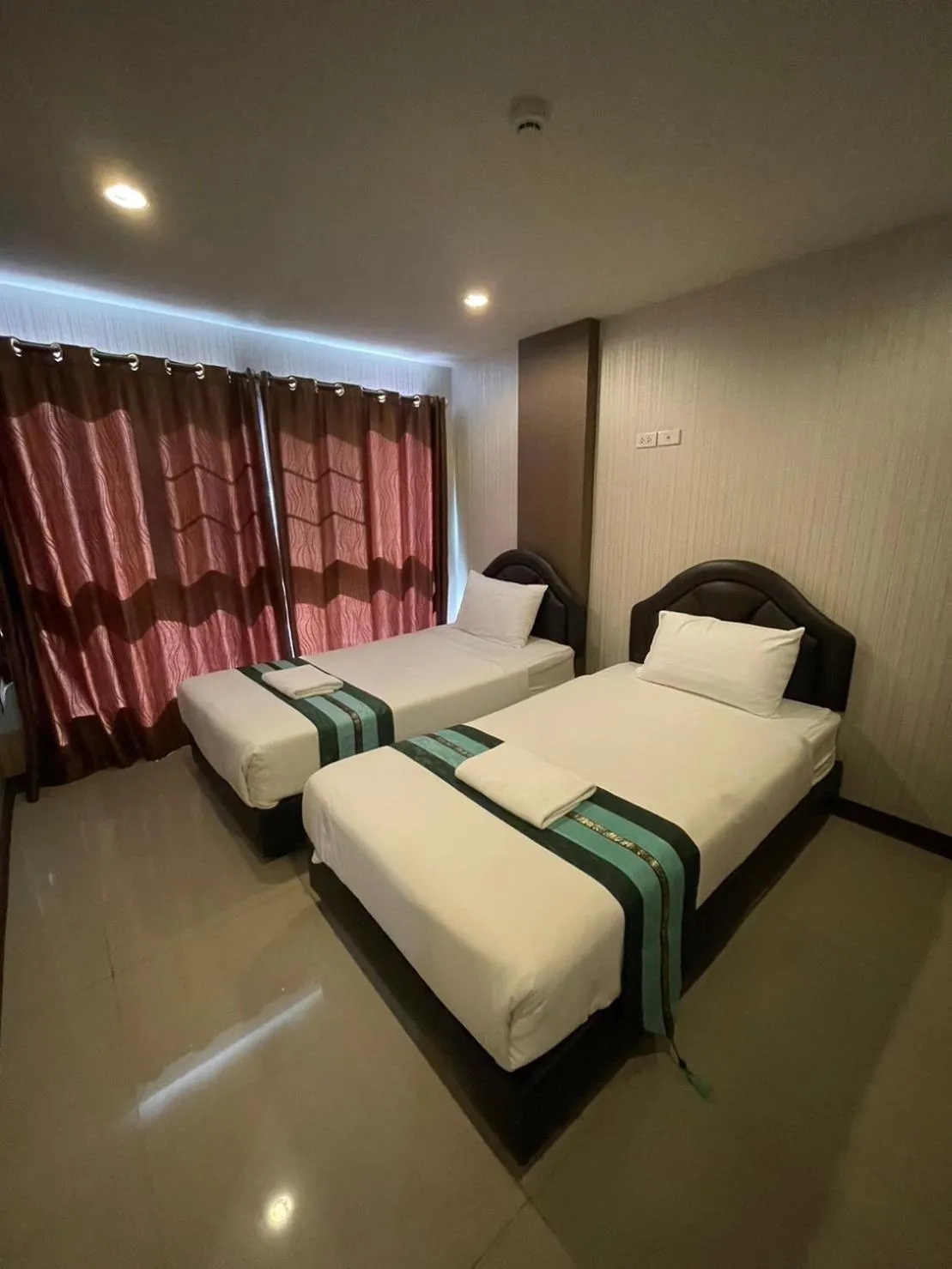 Photo of the whole room, Bed in H2DO Hotel