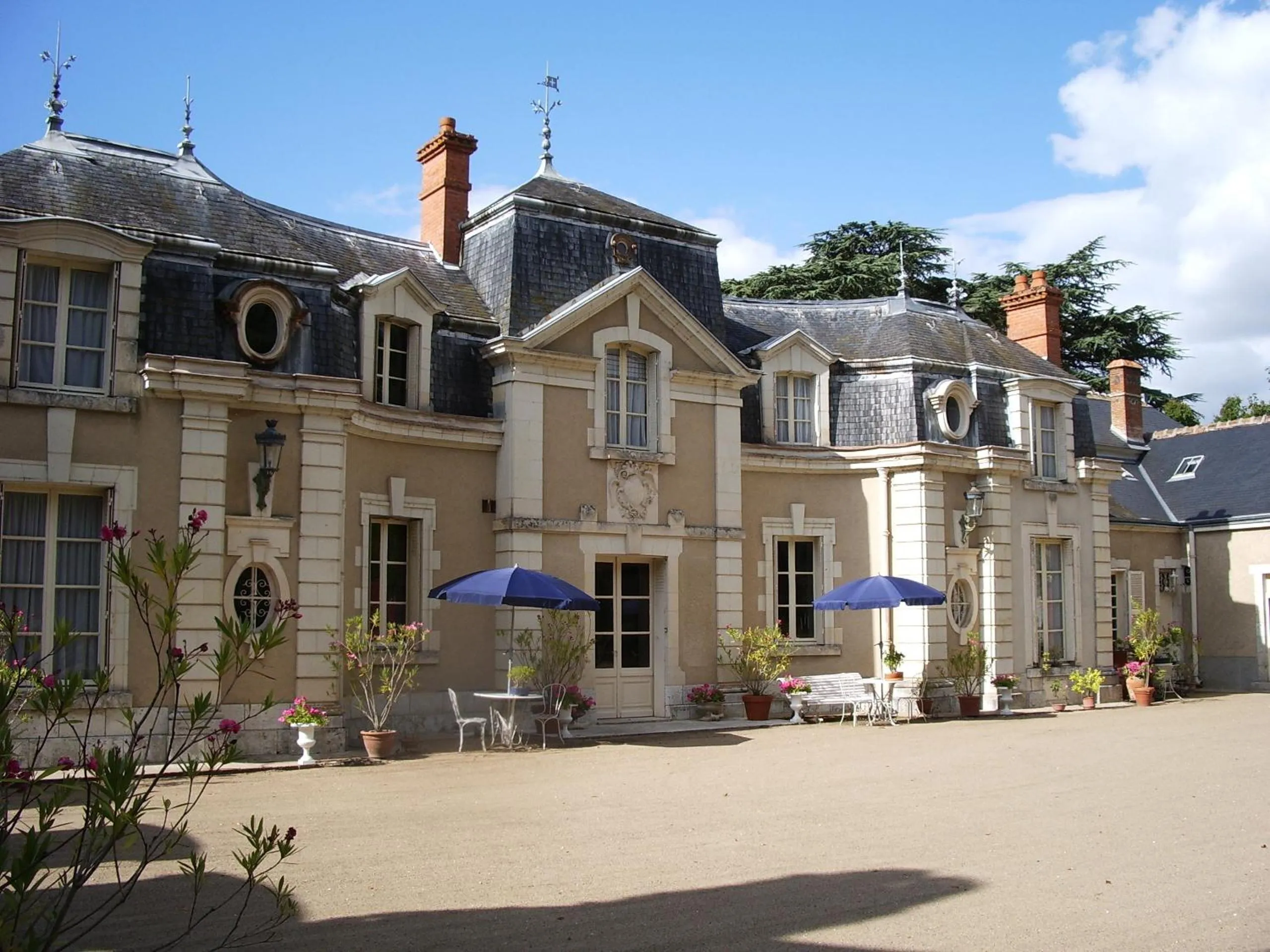 Property building in Château de Colliers