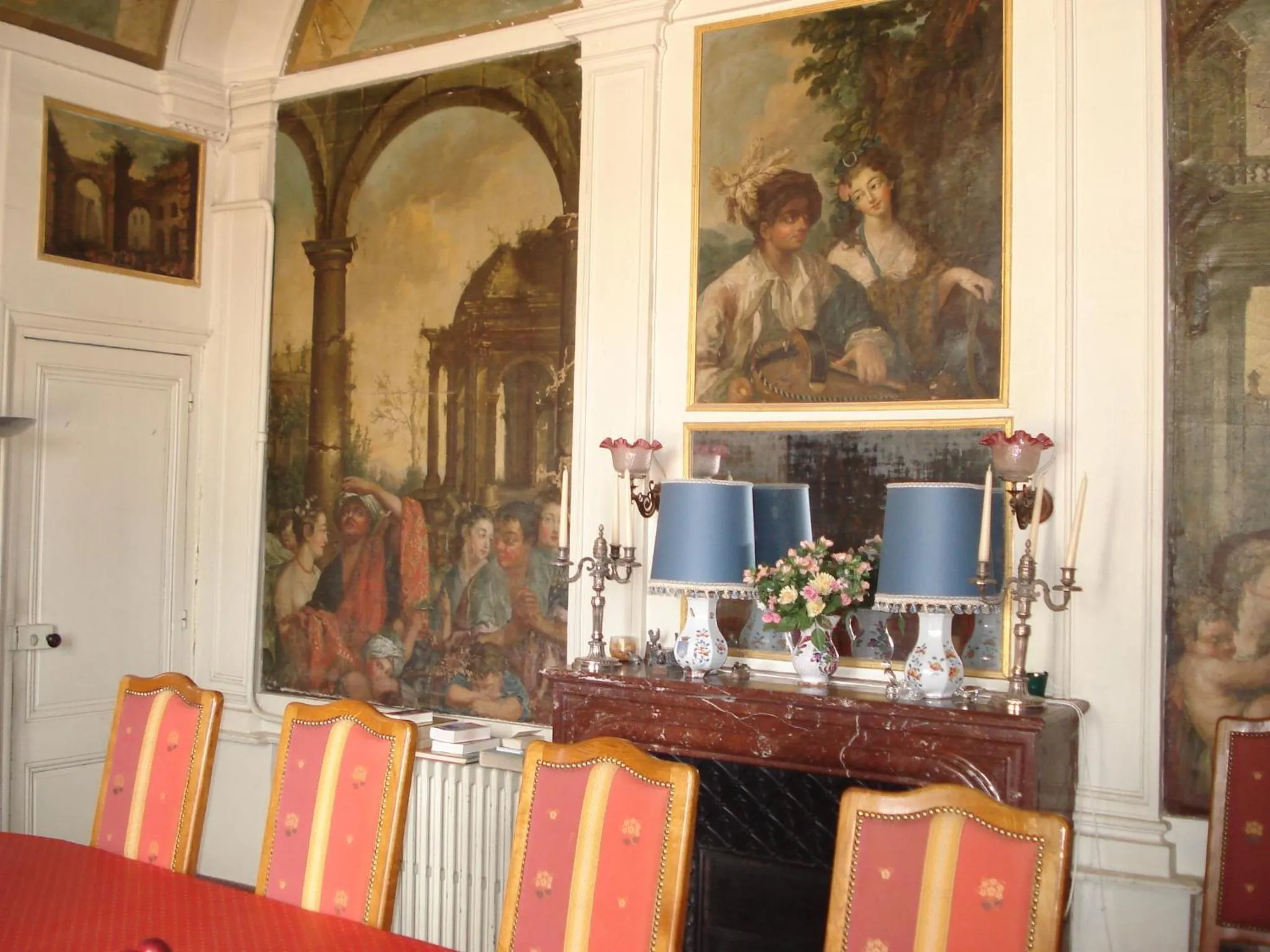 Dining area in Château de Colliers