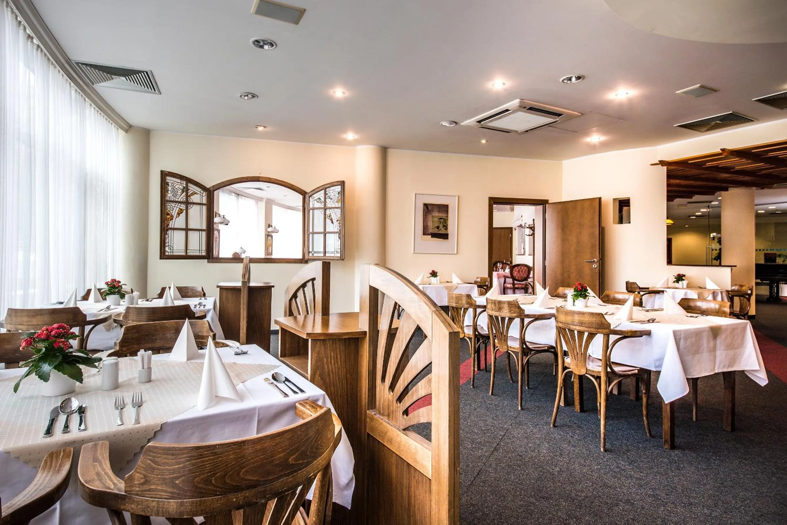 Restaurant/places to eat in Hotel Jana Congress & Wellness