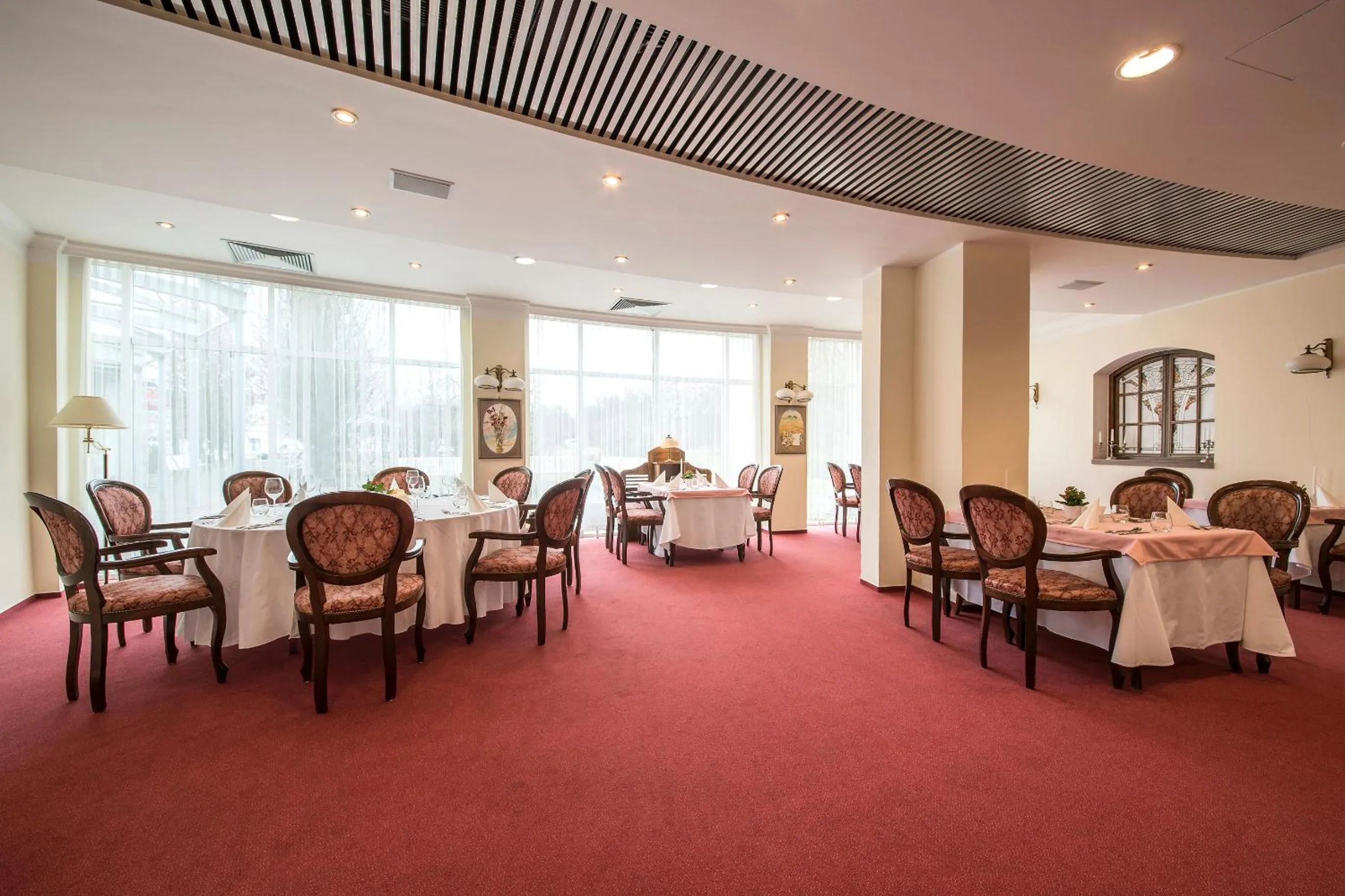 Restaurant/places to eat in Hotel Jana Congress & Wellness