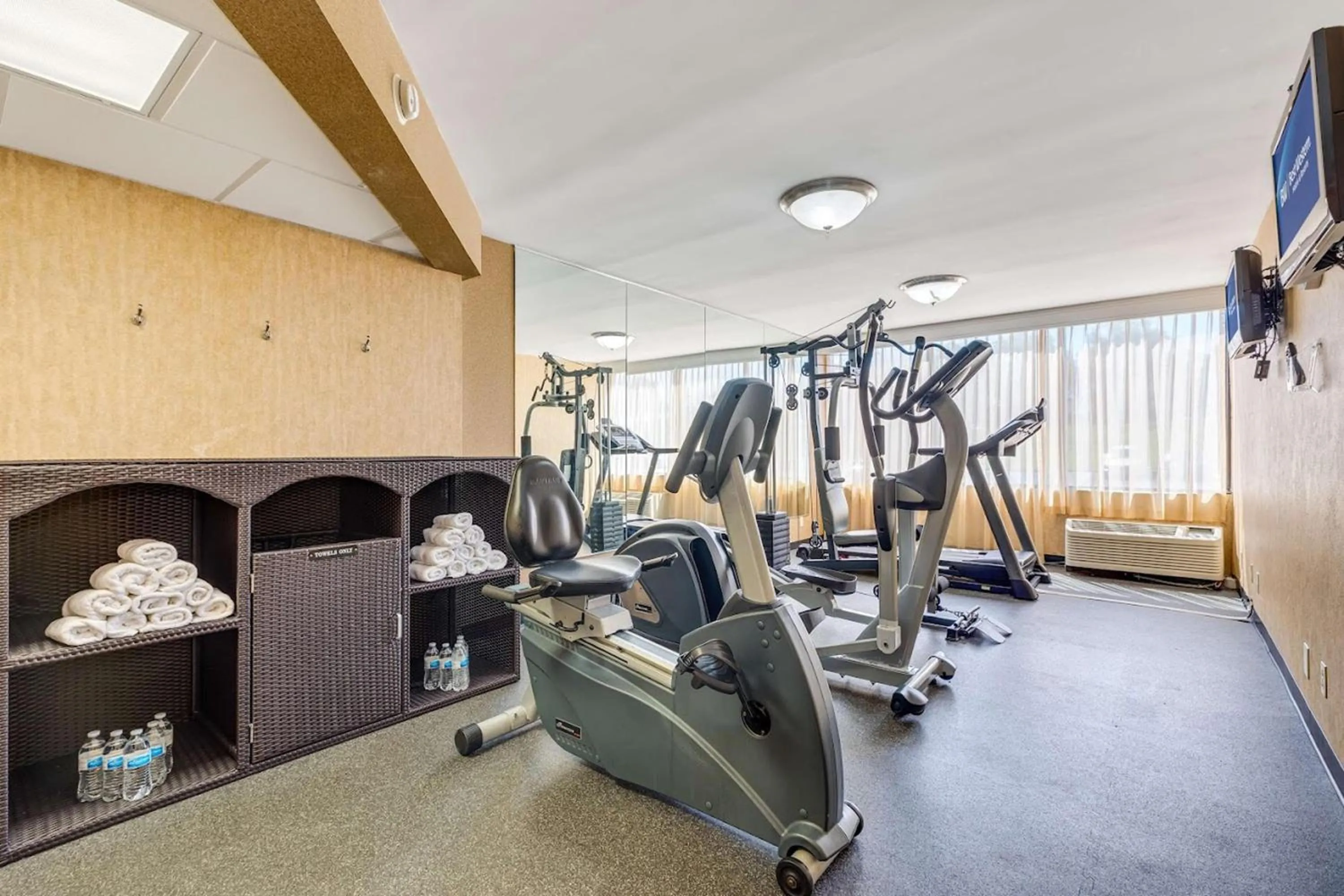 Fitness centre/facilities in SureStay by Best Western Charlotte Matthews