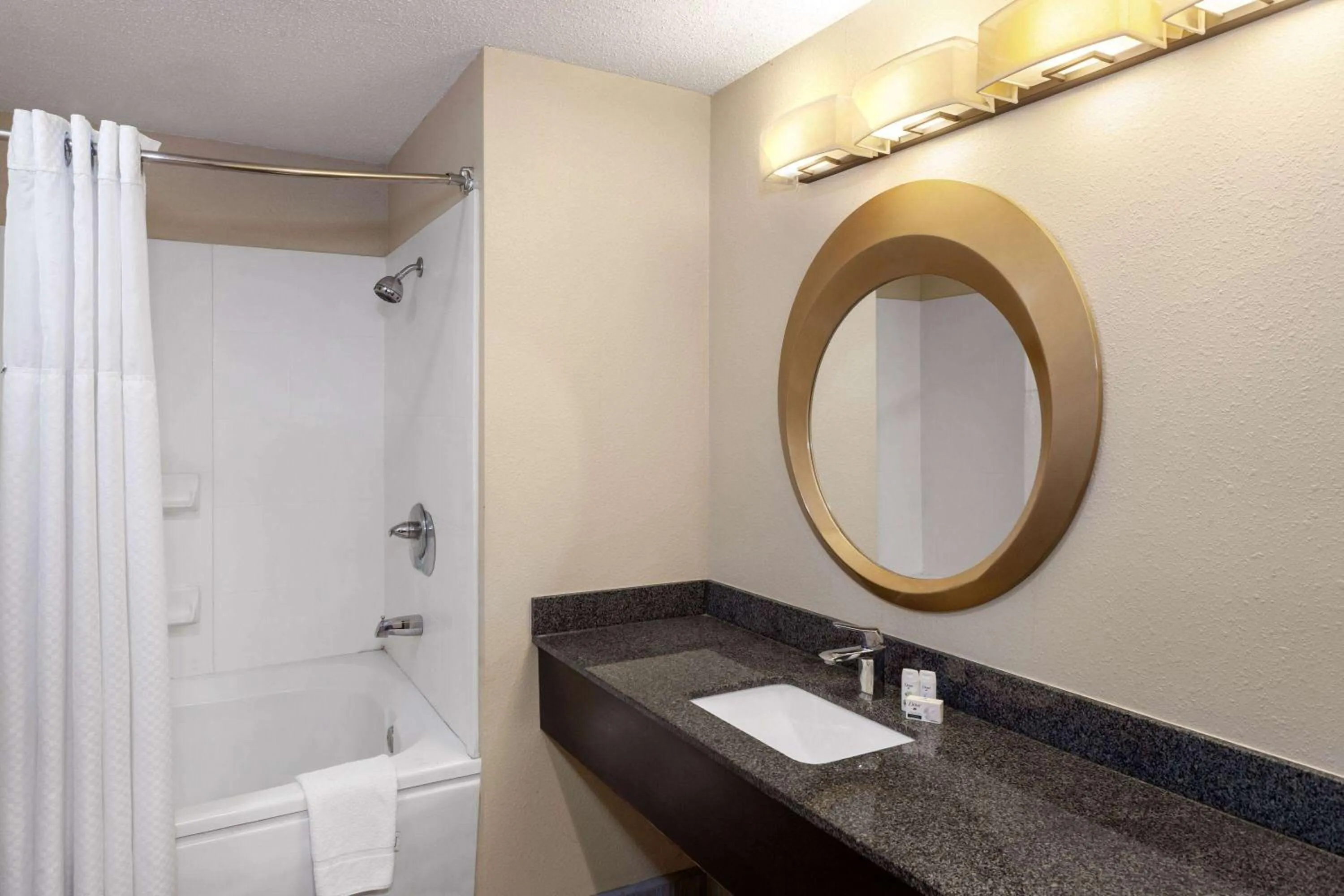 Photo of the whole room in Baymont by Wyndham Copley Akron