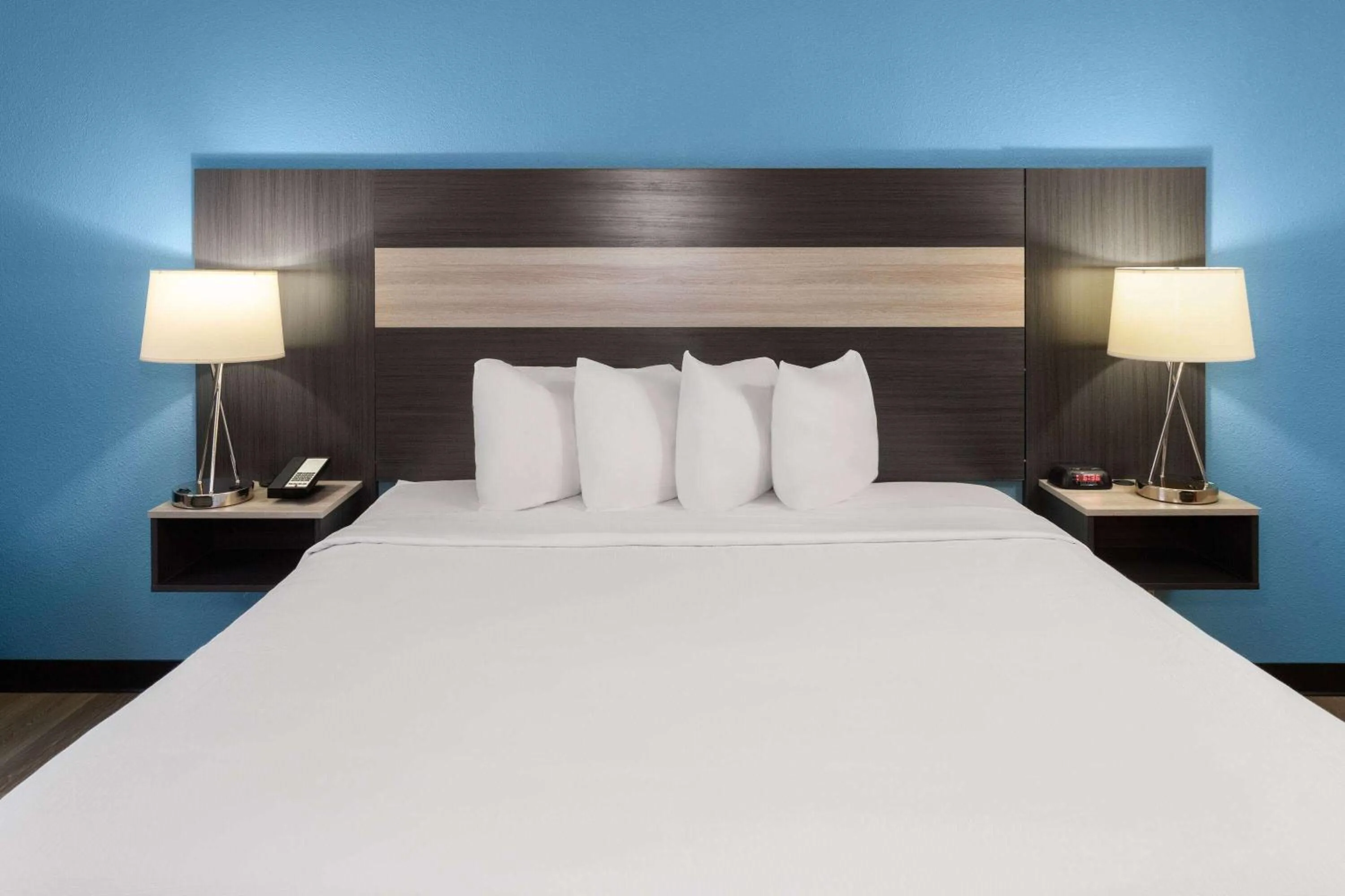 Photo of the whole room, Bed in Baymont by Wyndham Copley Akron