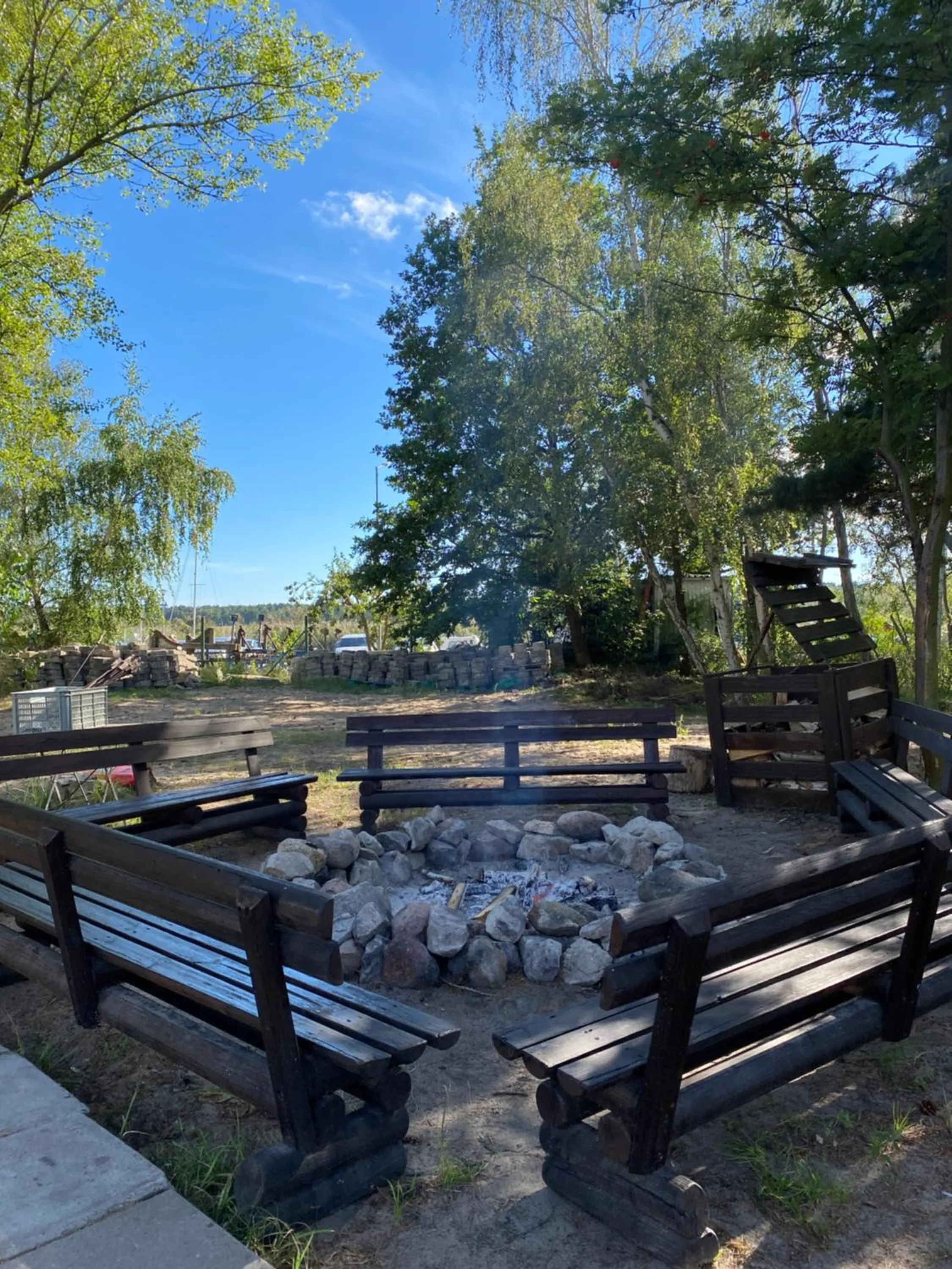 Restaurant/places to eat in Hotel Galion