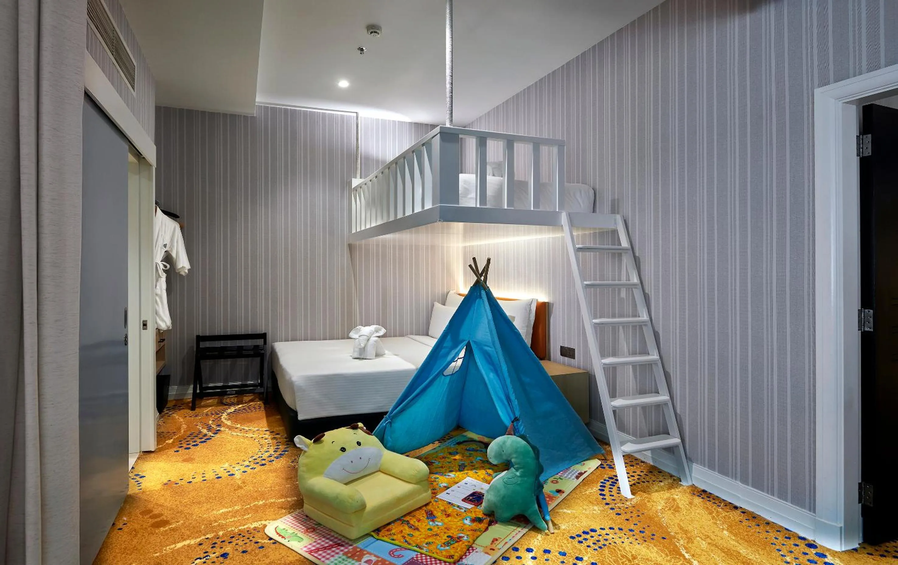 Bed in Pullman Kuala Lumpur City Centre Hotel & Residences