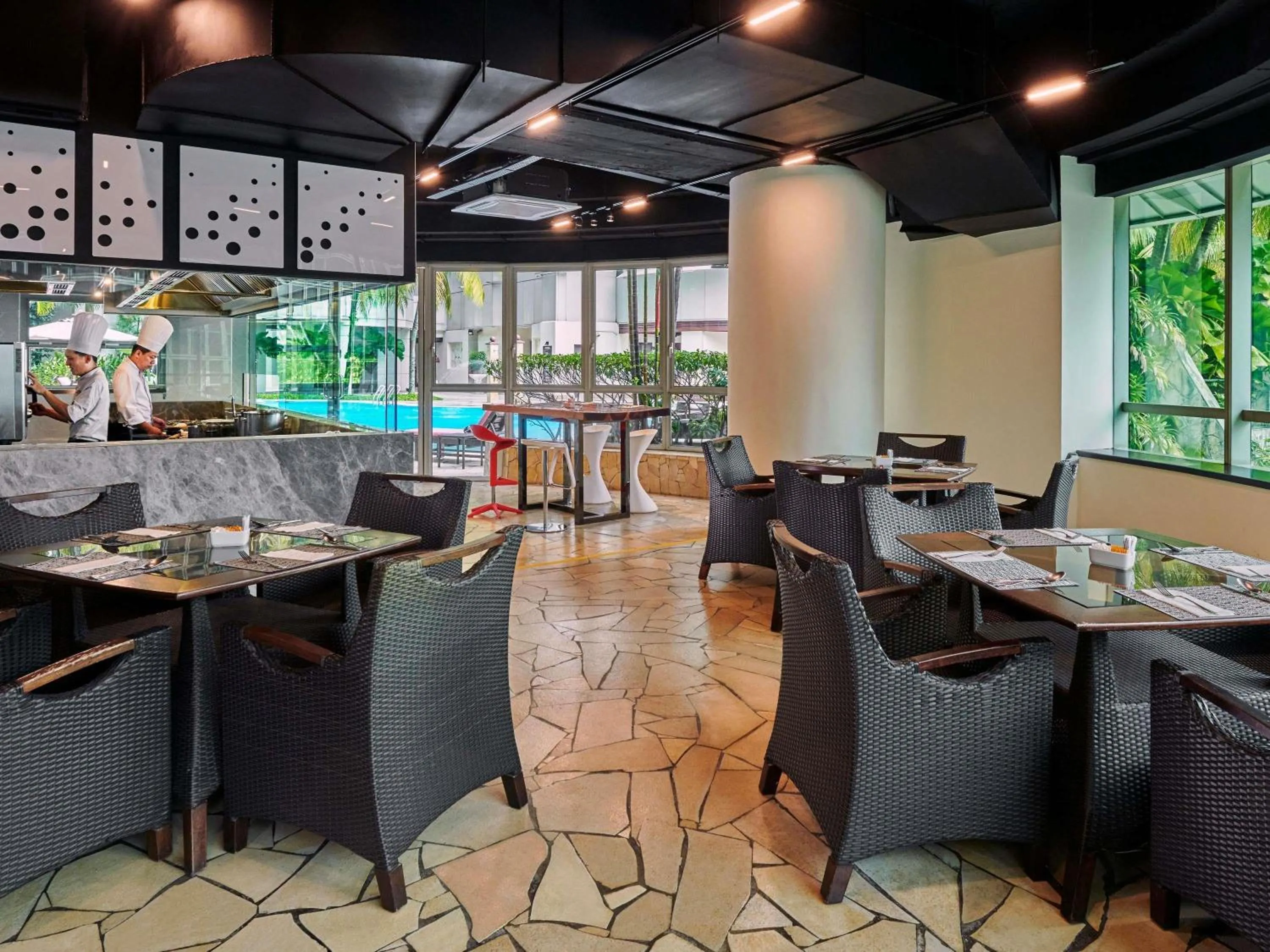 Restaurant/places to eat in Pullman Kuala Lumpur City Centre Hotel & Residences