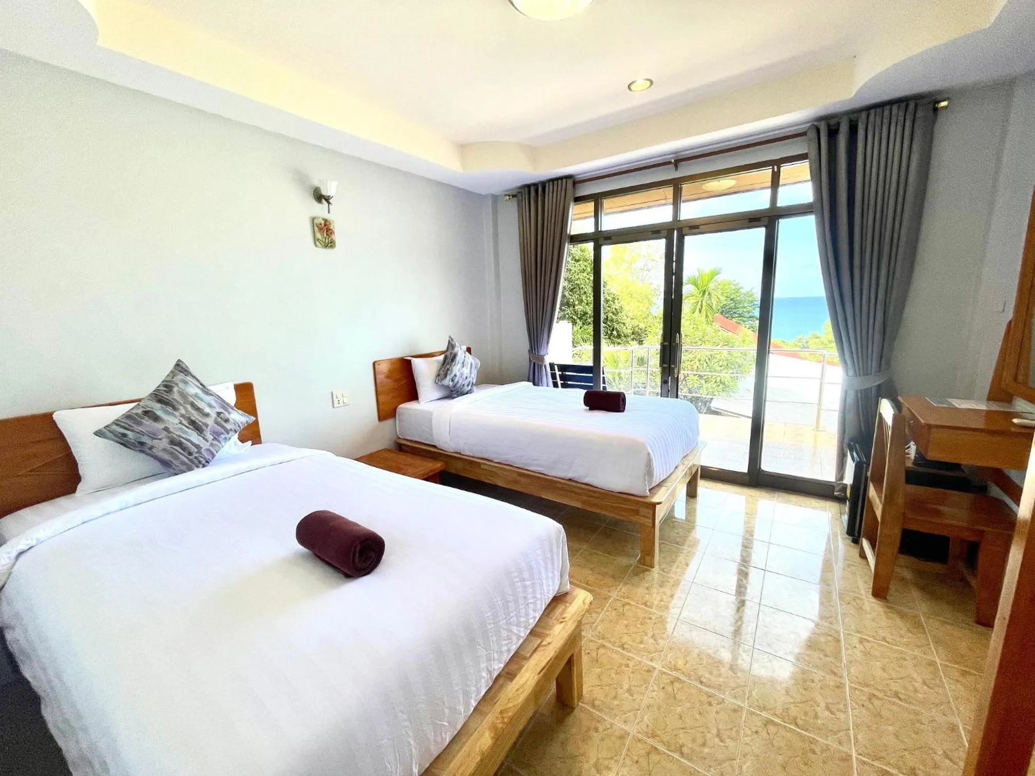 Photo of the whole room, Bed in Bounty Resort