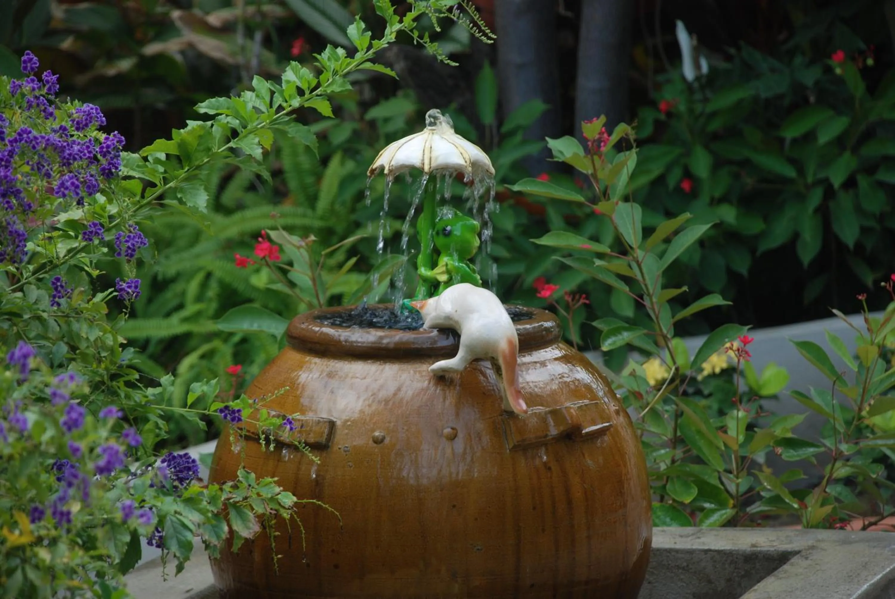 Decorative detail in Bounty Resort
