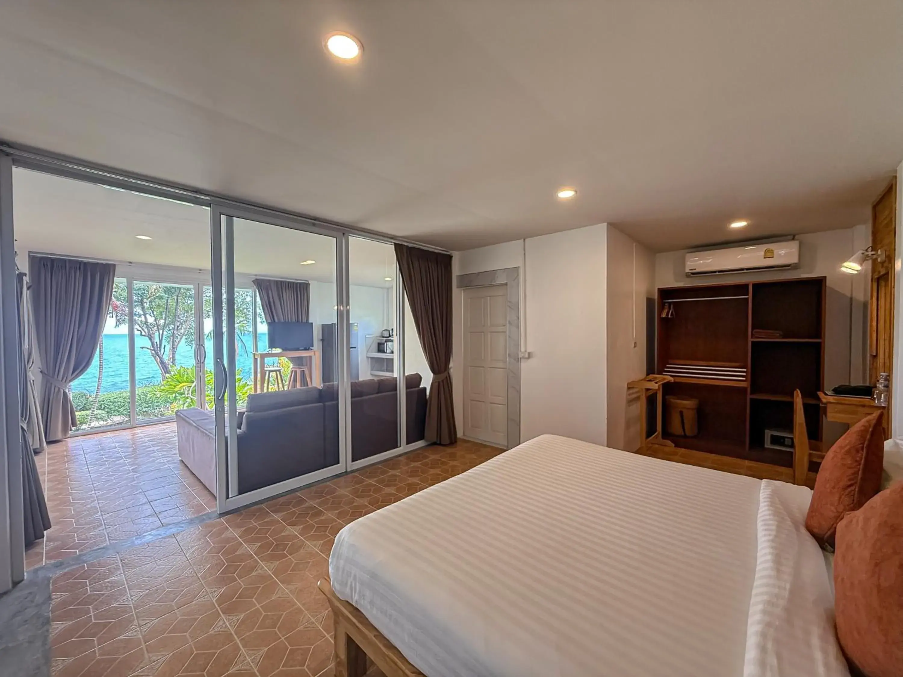 Studio with Ocean View in Bounty Resort Studio with Ocean View in Bounty Resort