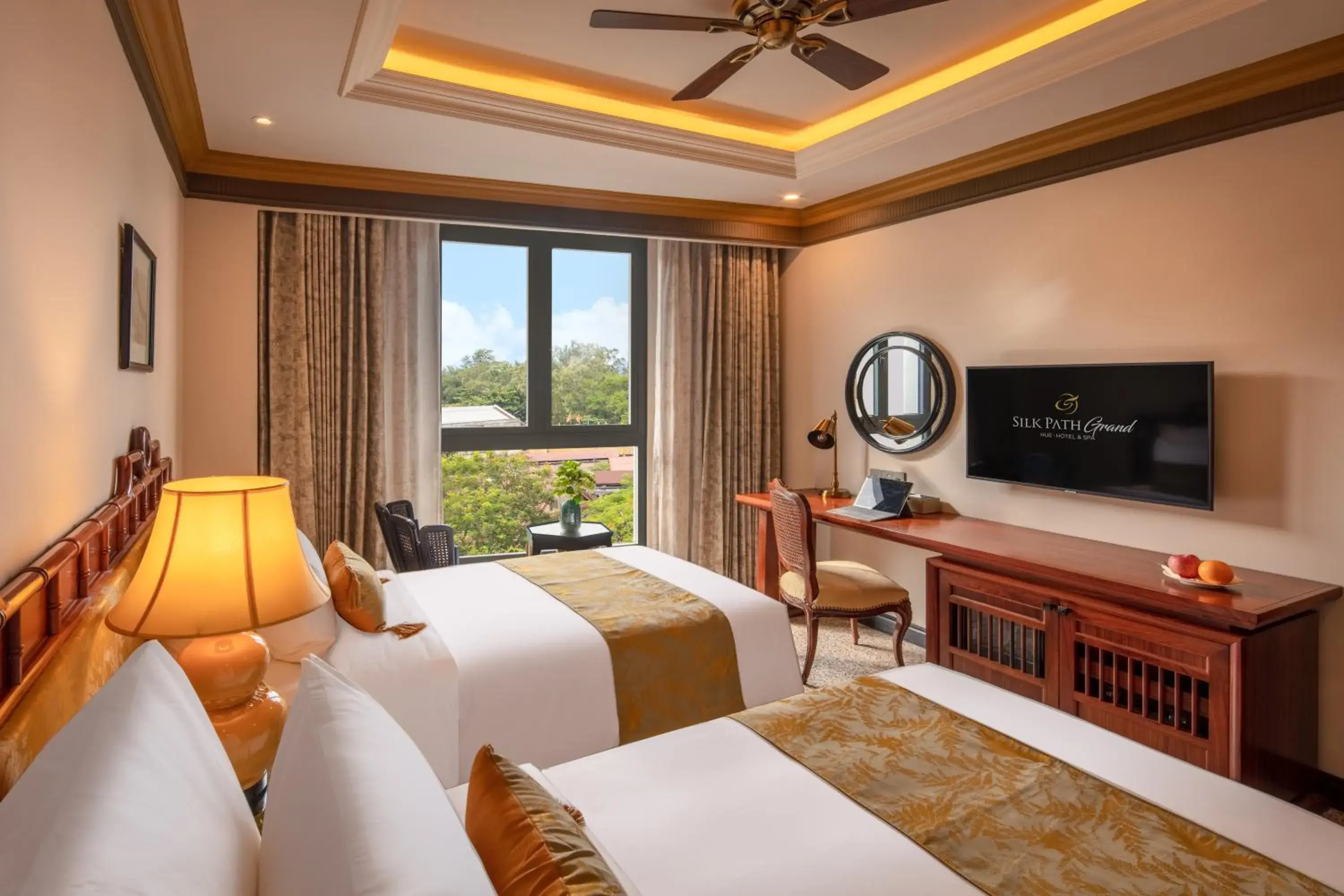 Family Room in Silk Path Grand Hue Hotel Family Room in Silk Path Grand Hue Hotel