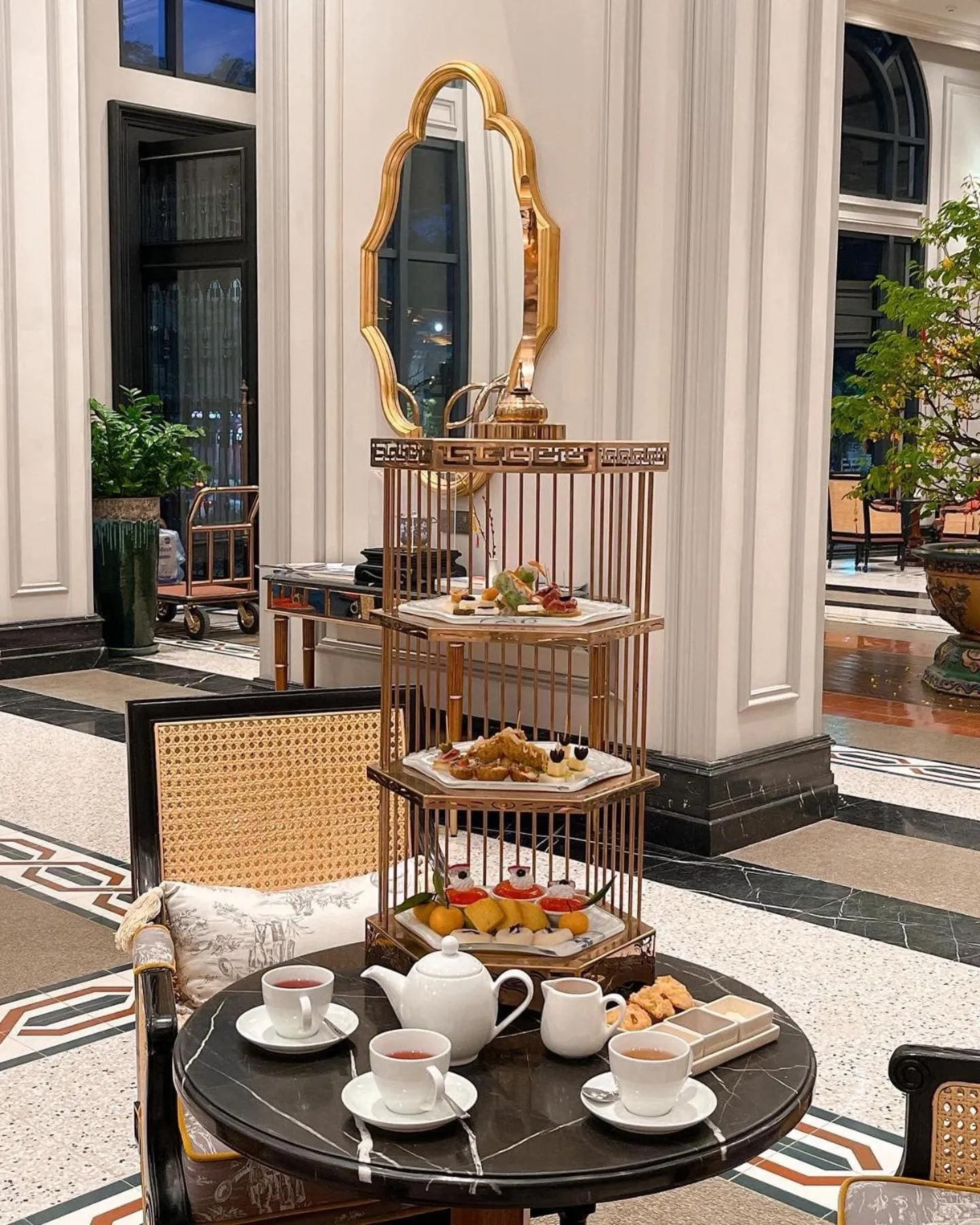 Food and drinks in Silk Path Grand Hue Hotel