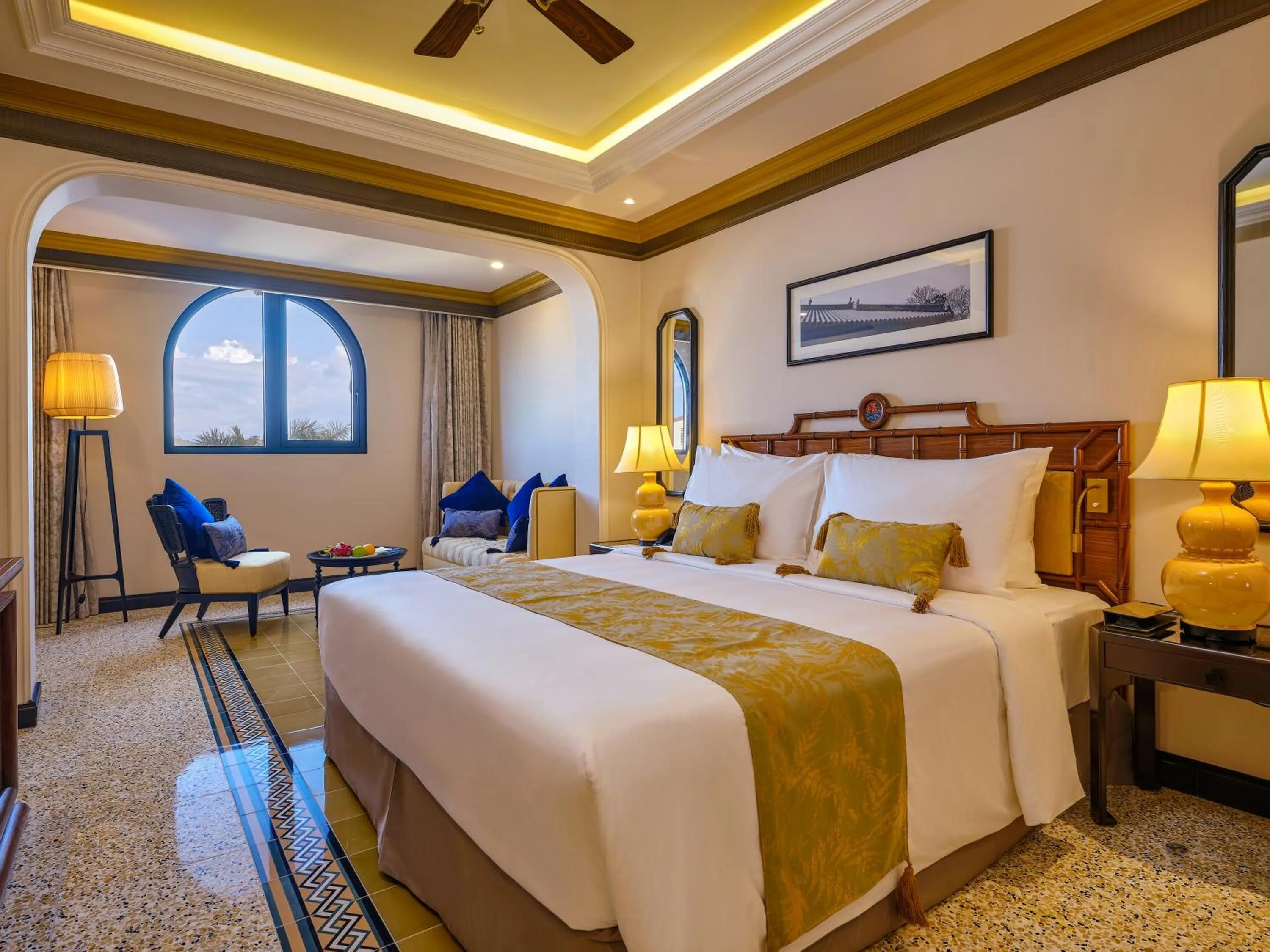 Bed in Silk Path Grand Hue Hotel