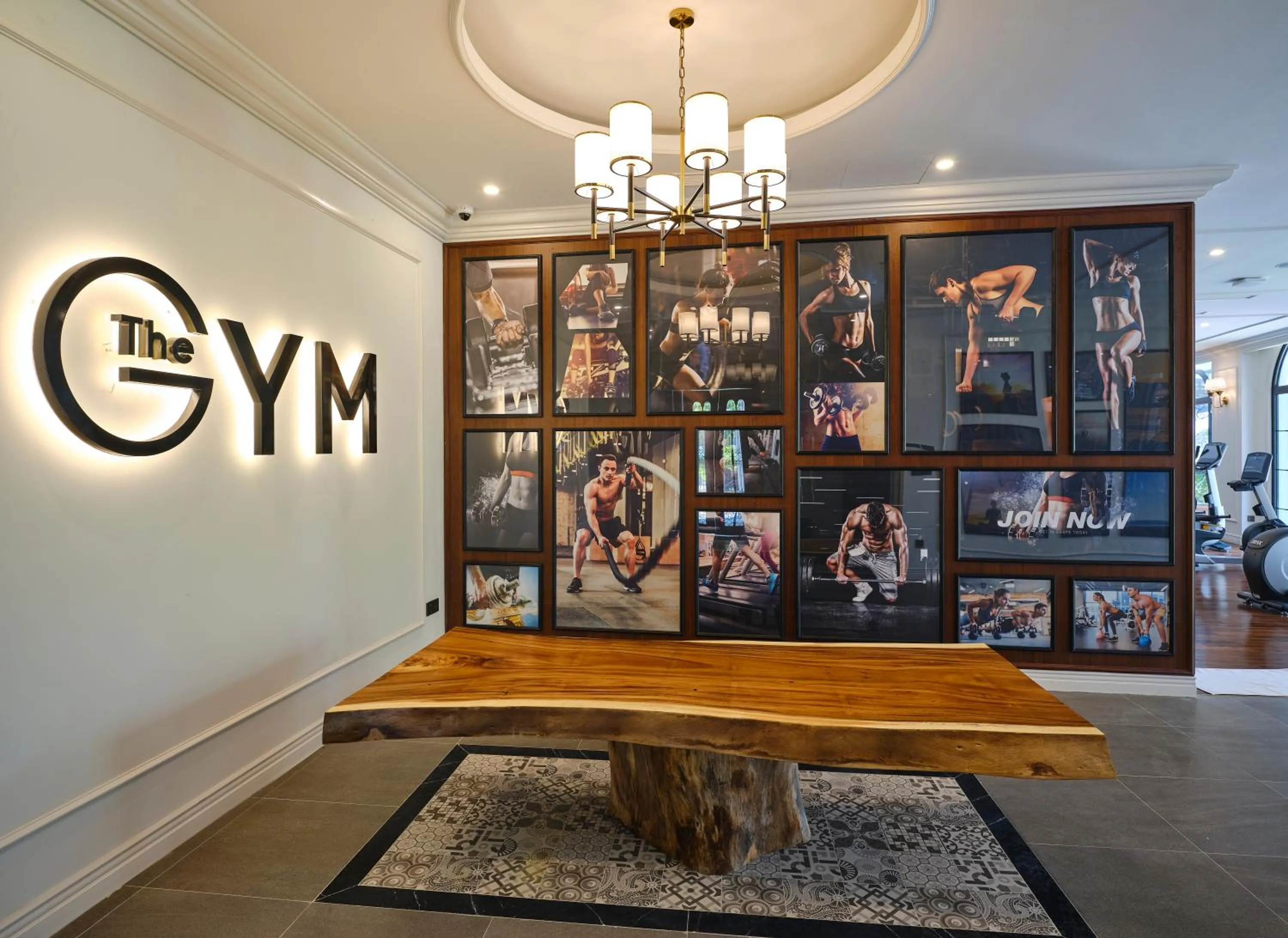 Fitness centre/facilities in Silk Path Grand Hue Hotel