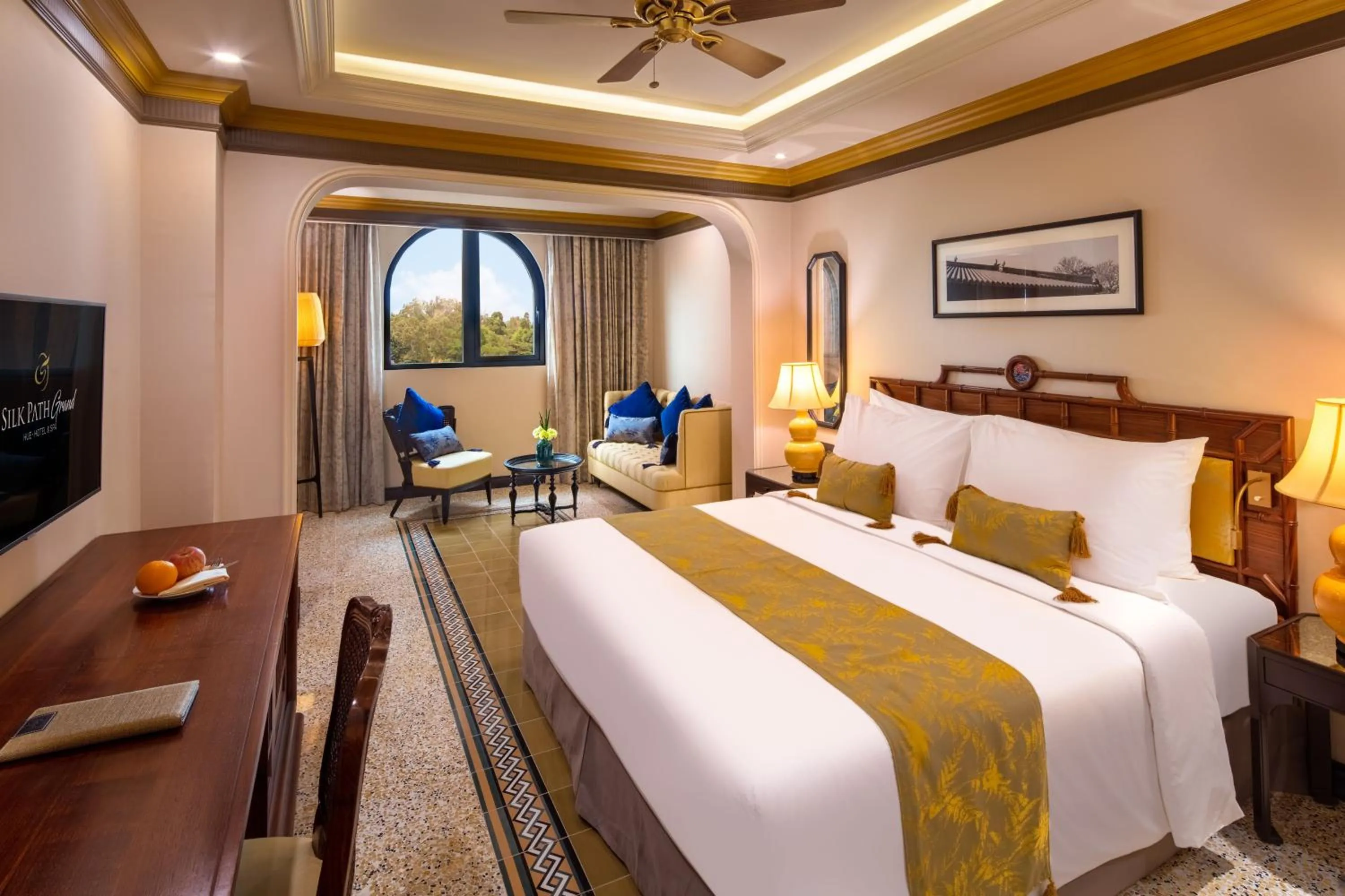 Bedroom, Bed in Silk Path Grand Hue Hotel