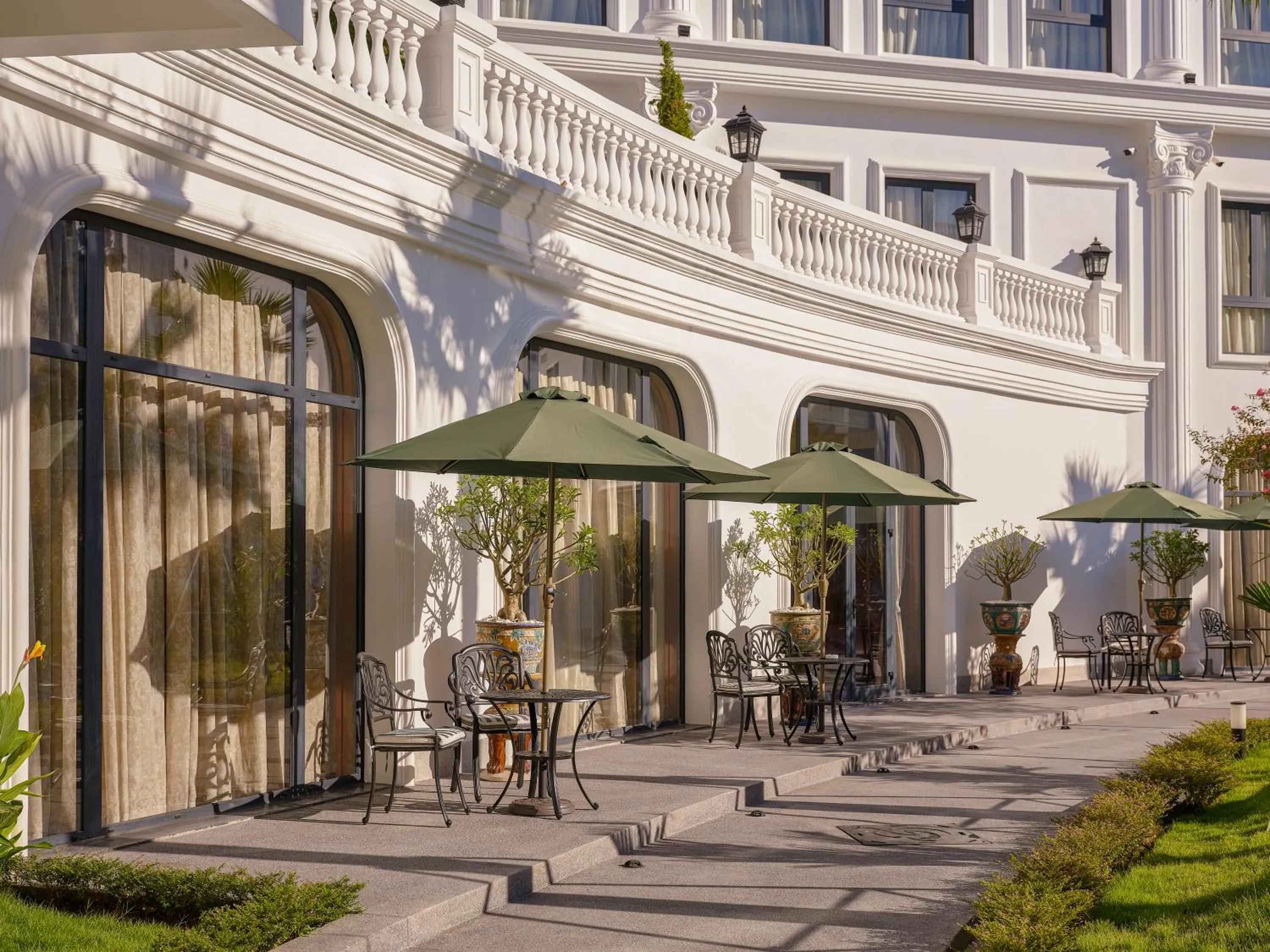 Inner courtyard view in Silk Path Grand Hue Hotel