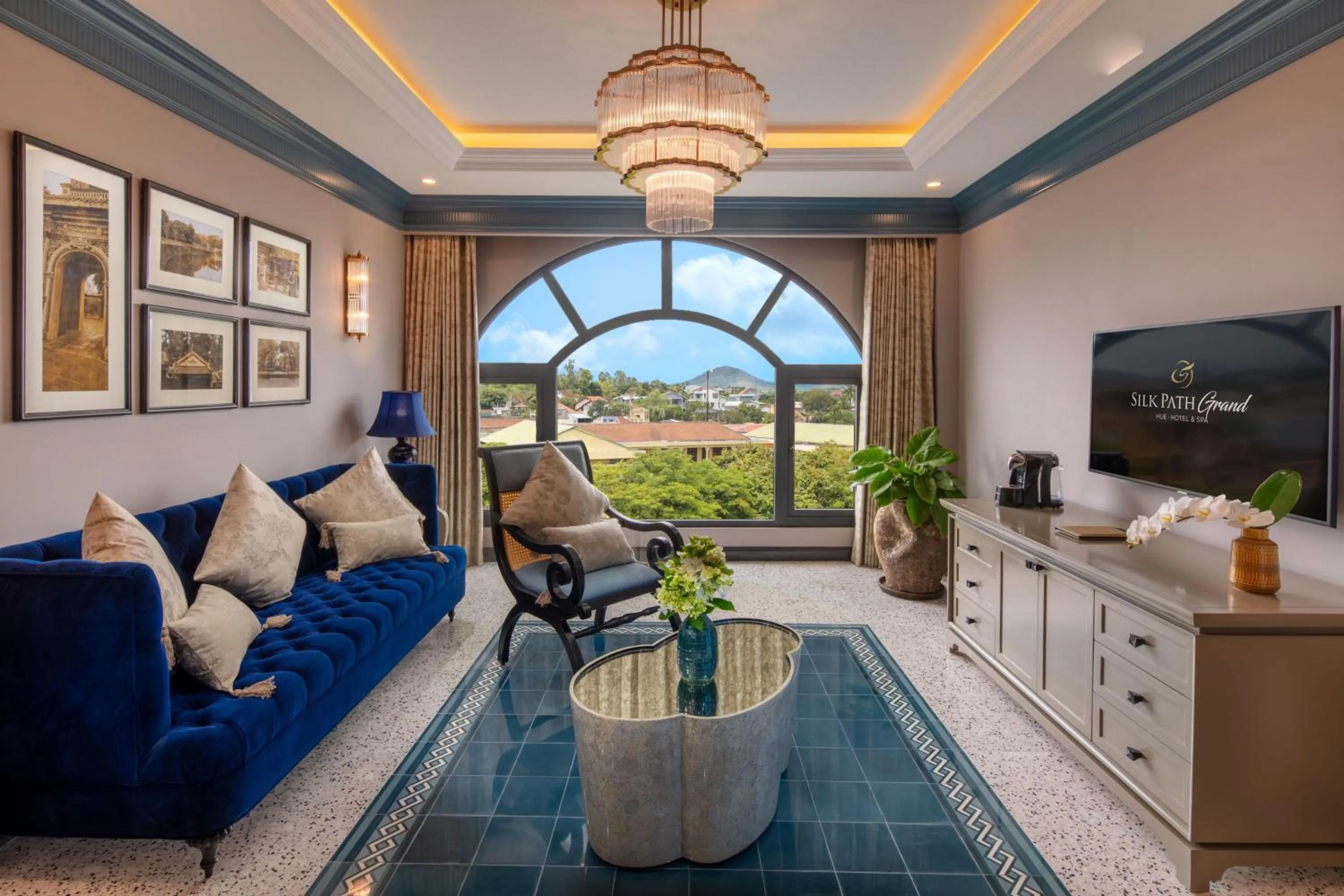 Living room in Silk Path Grand Hue Hotel