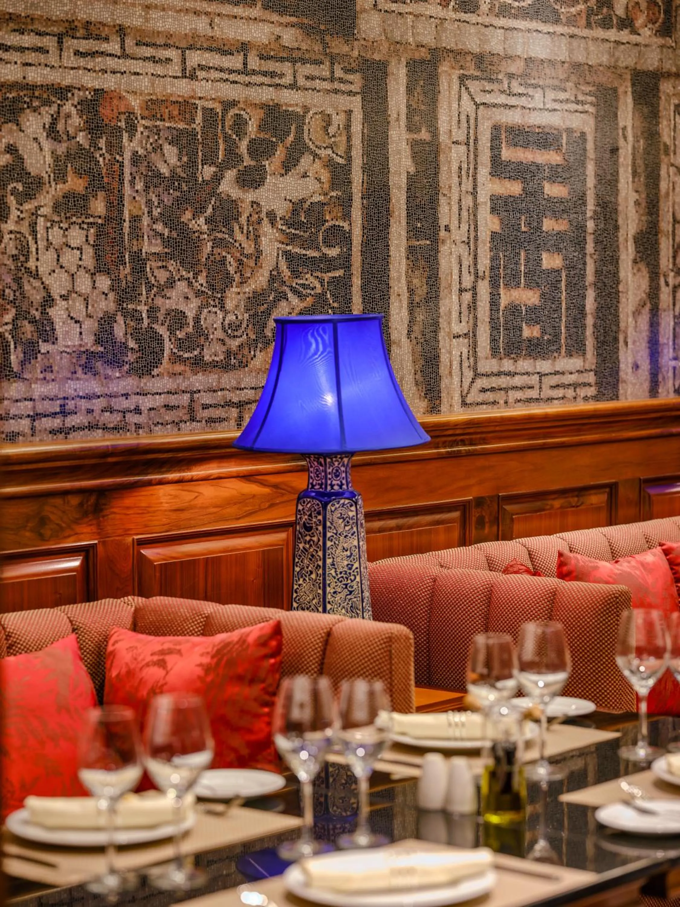 Restaurant/places to eat in Silk Path Grand Hue Hotel