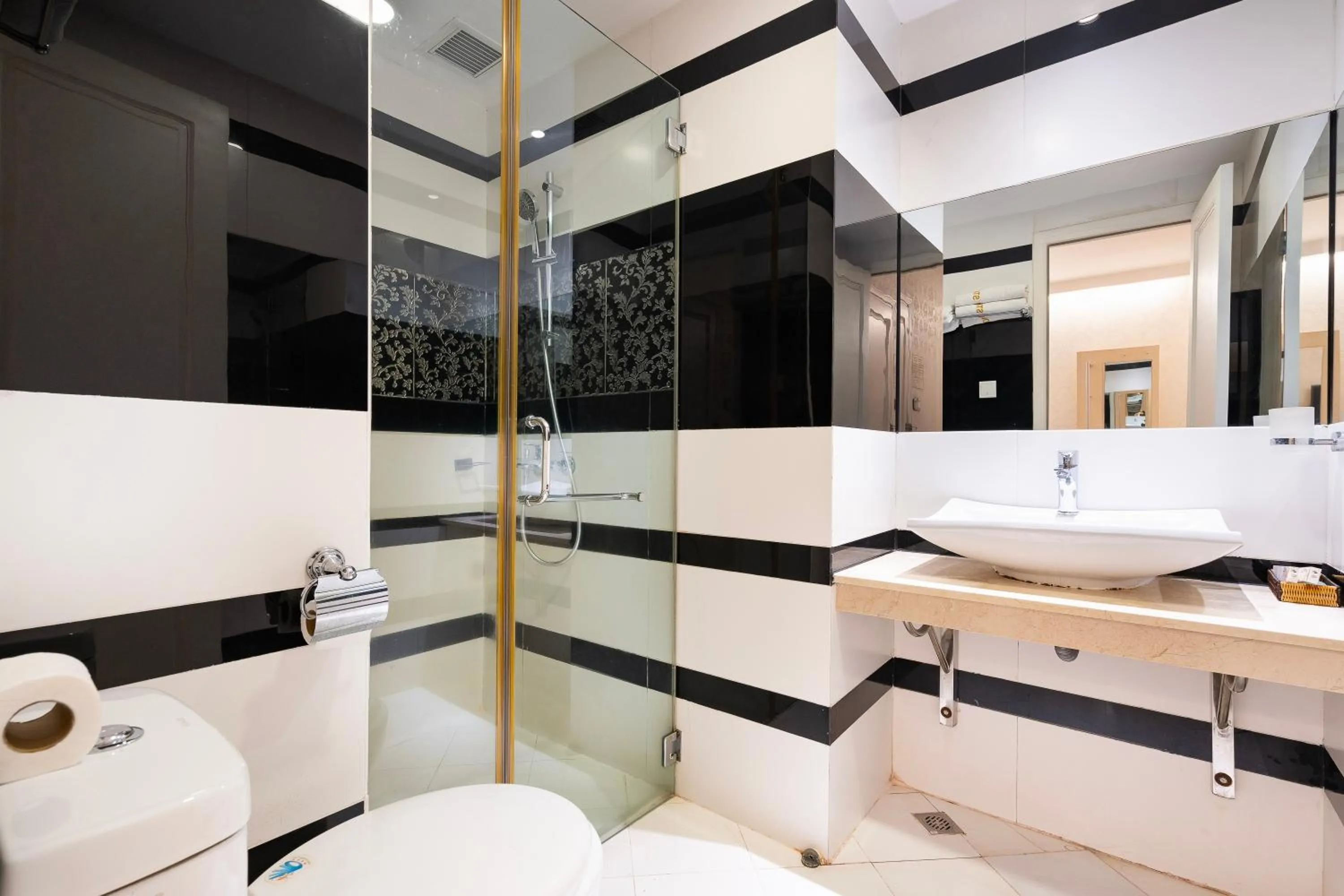 Bathroom in Golden Star Hotel