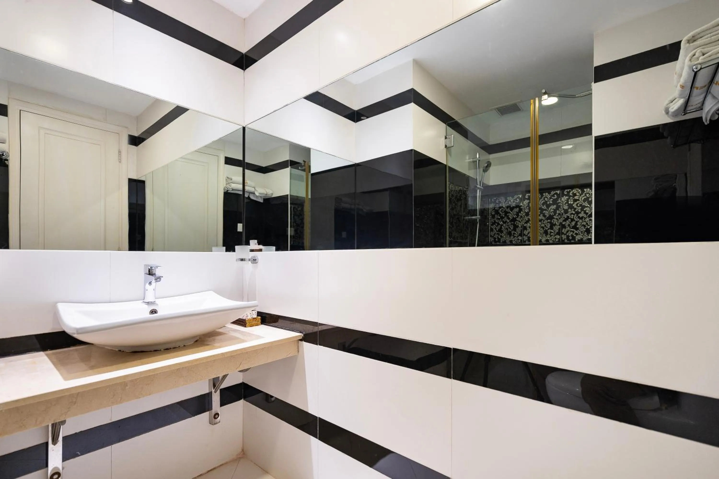 Bathroom in Golden Star Hotel