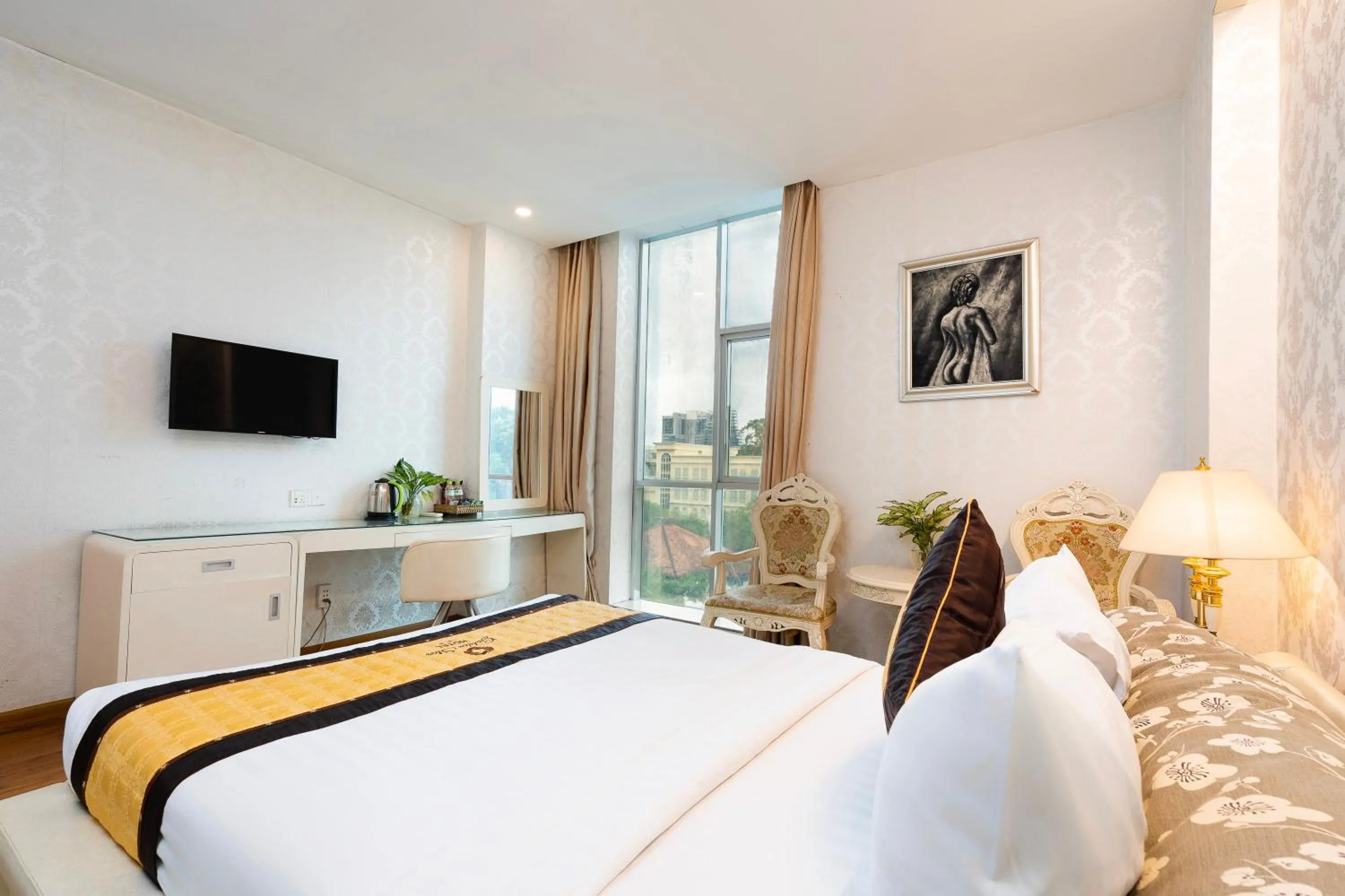 City view, Bed in Golden Star Hotel