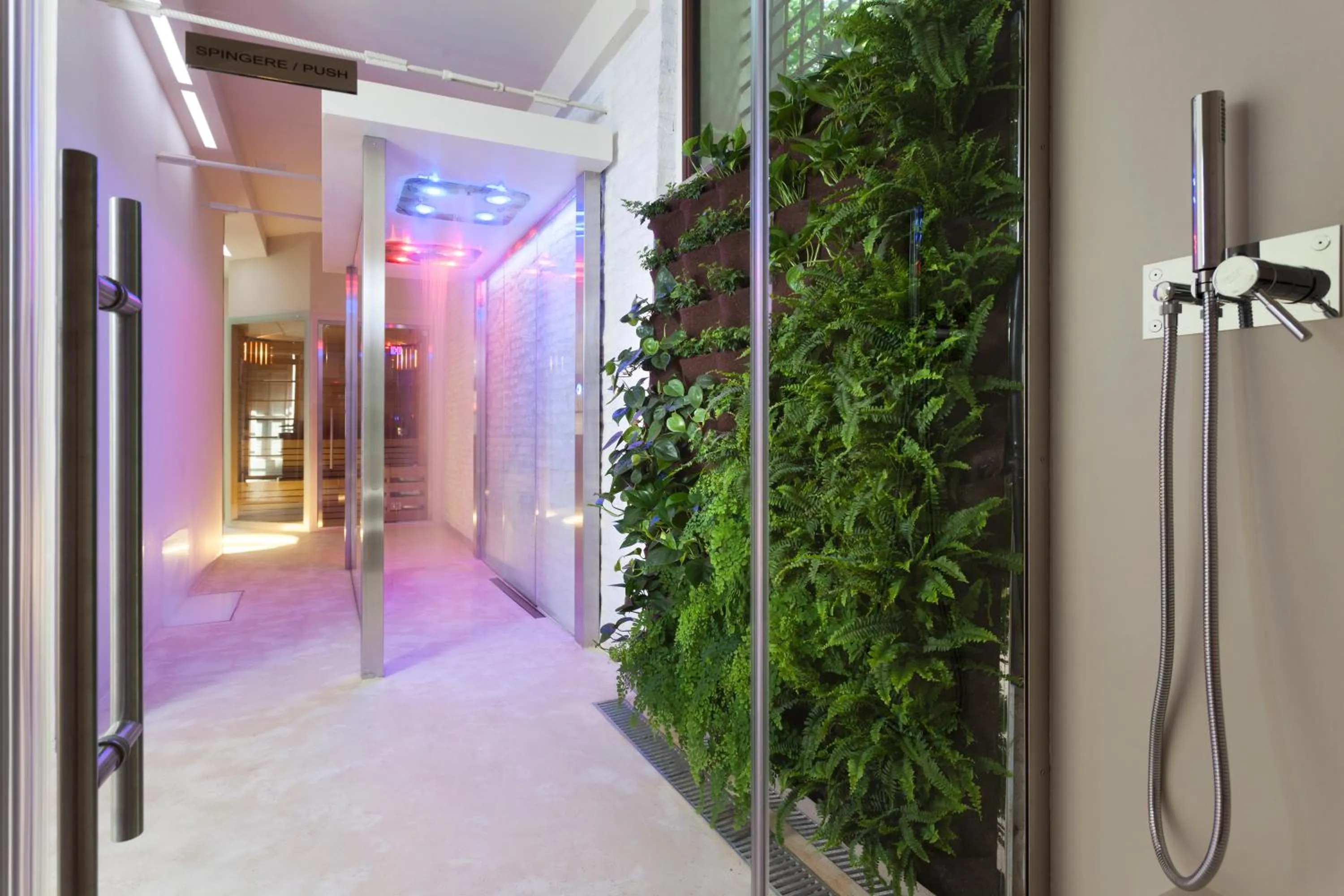 Steam room in Il Villino Hotel & SPA