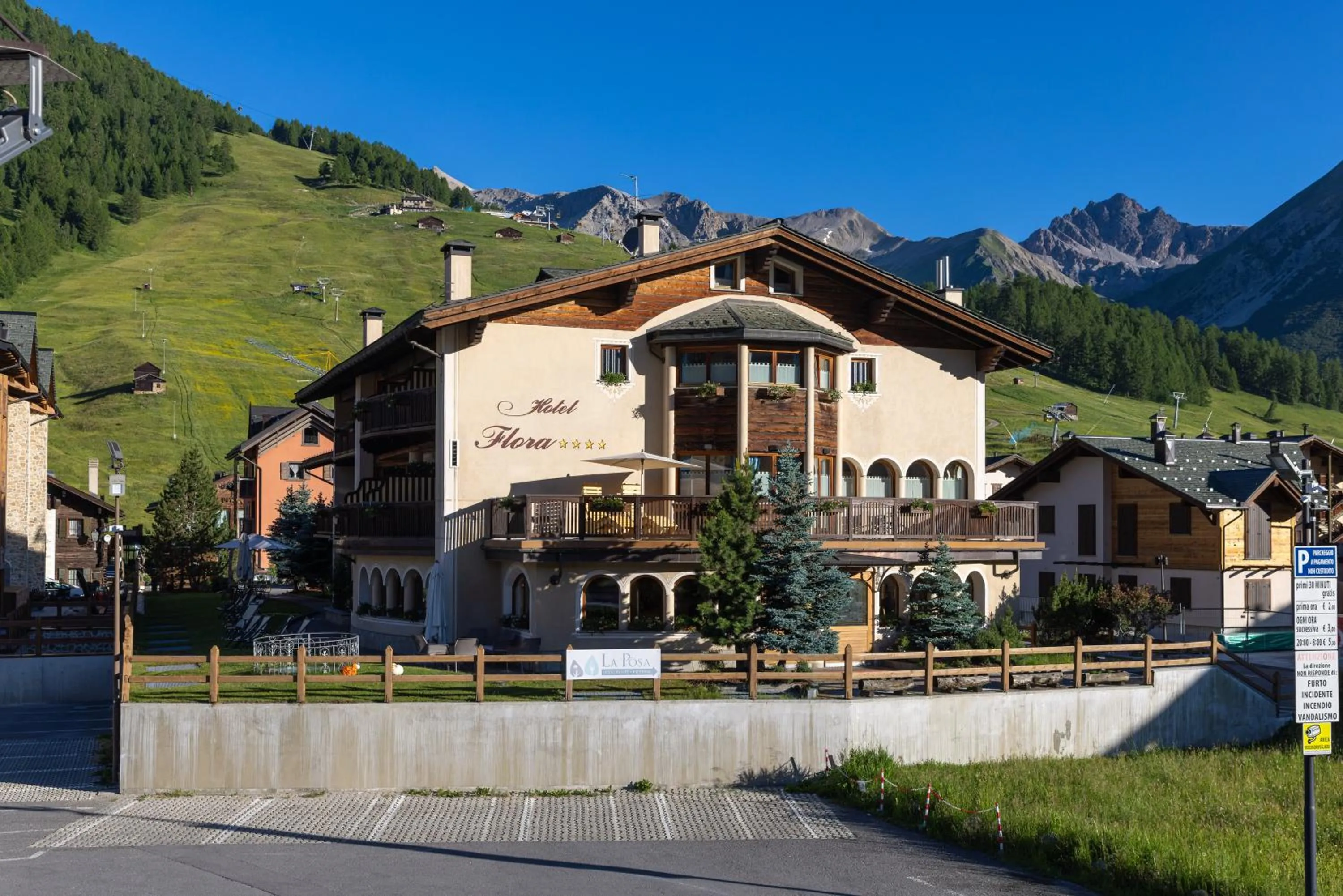 Property building in Hotel Flora