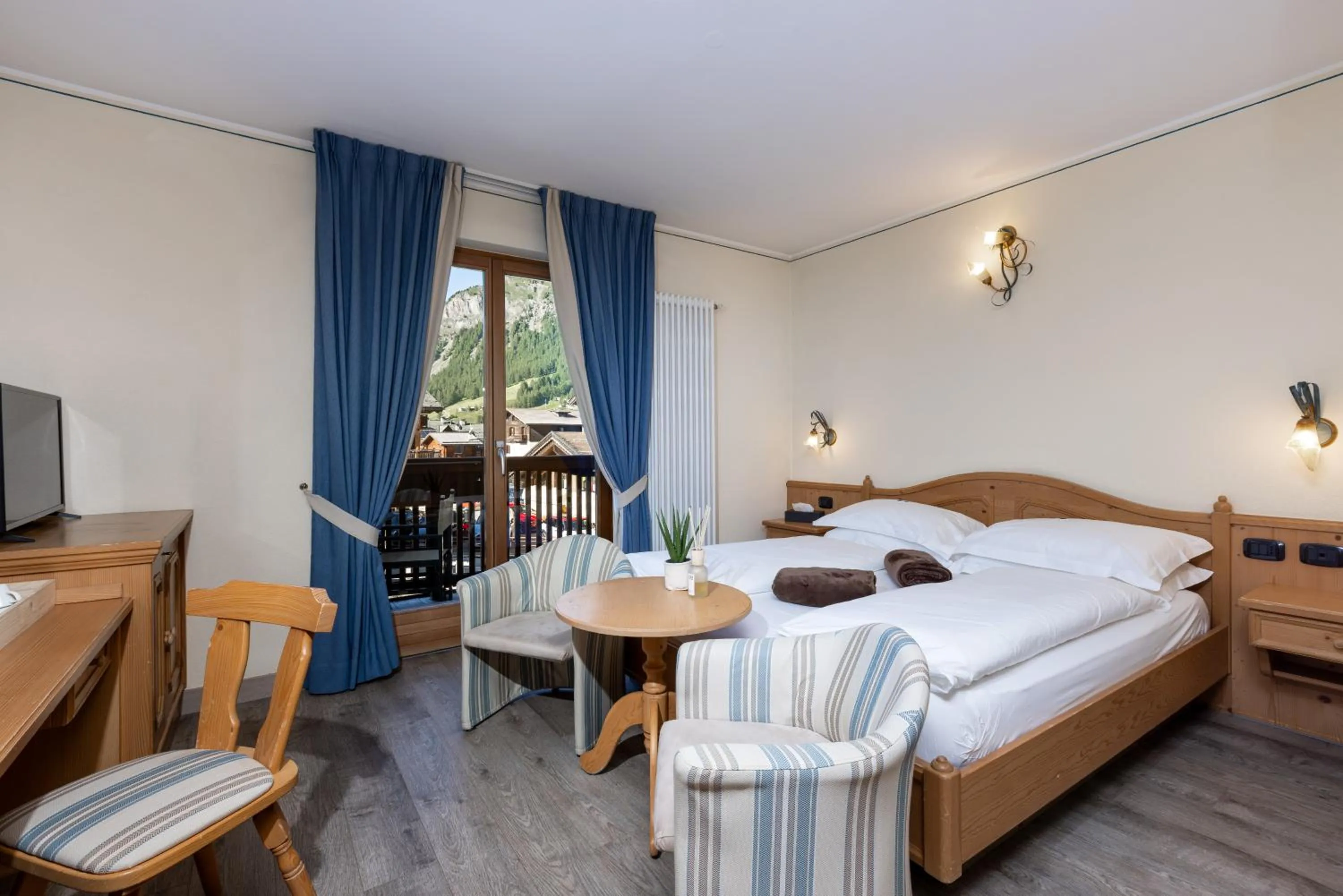 Bedroom, Bed in Hotel Flora