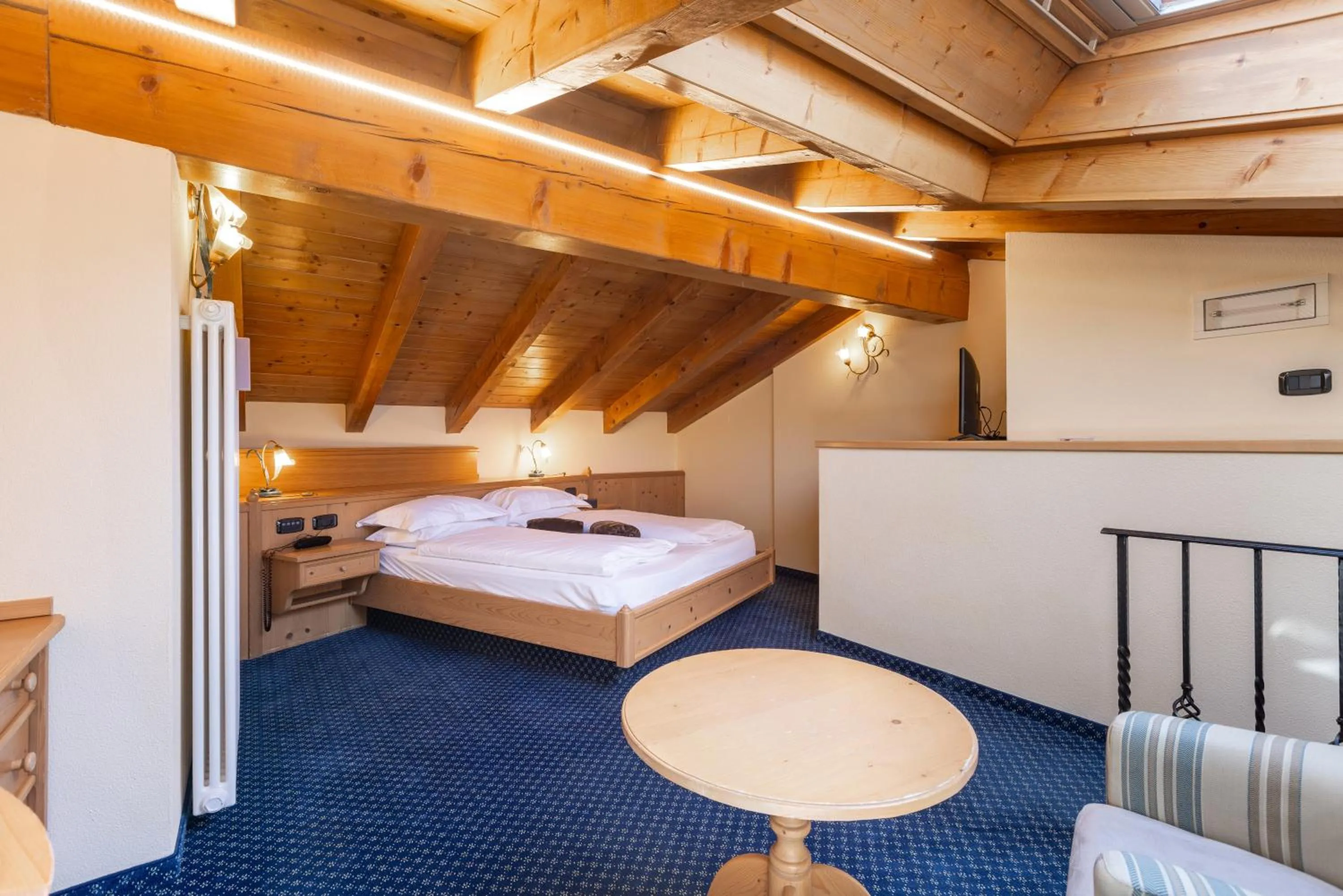 Bedroom, Bed in Hotel Flora