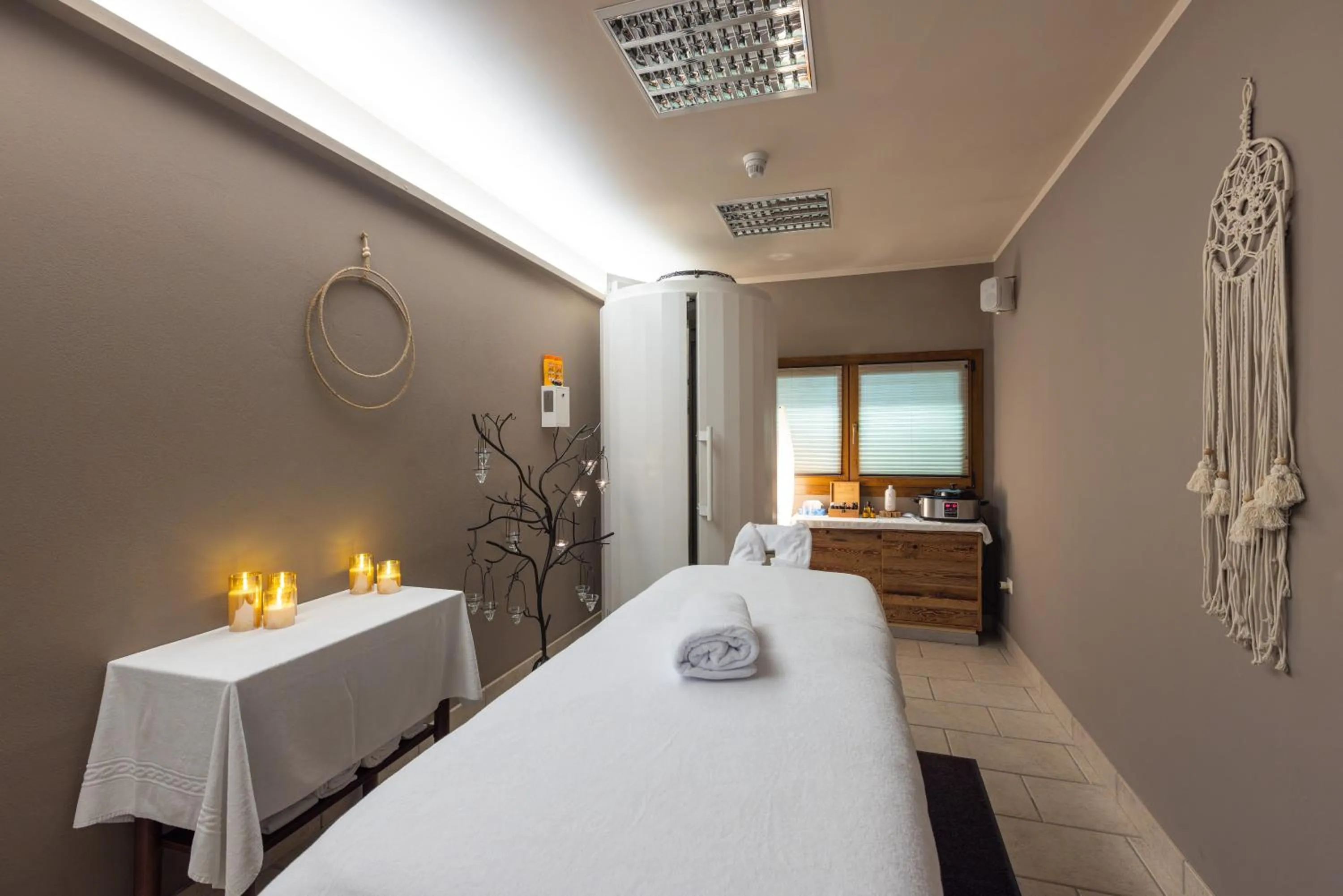 Massage, Bed in Hotel Flora