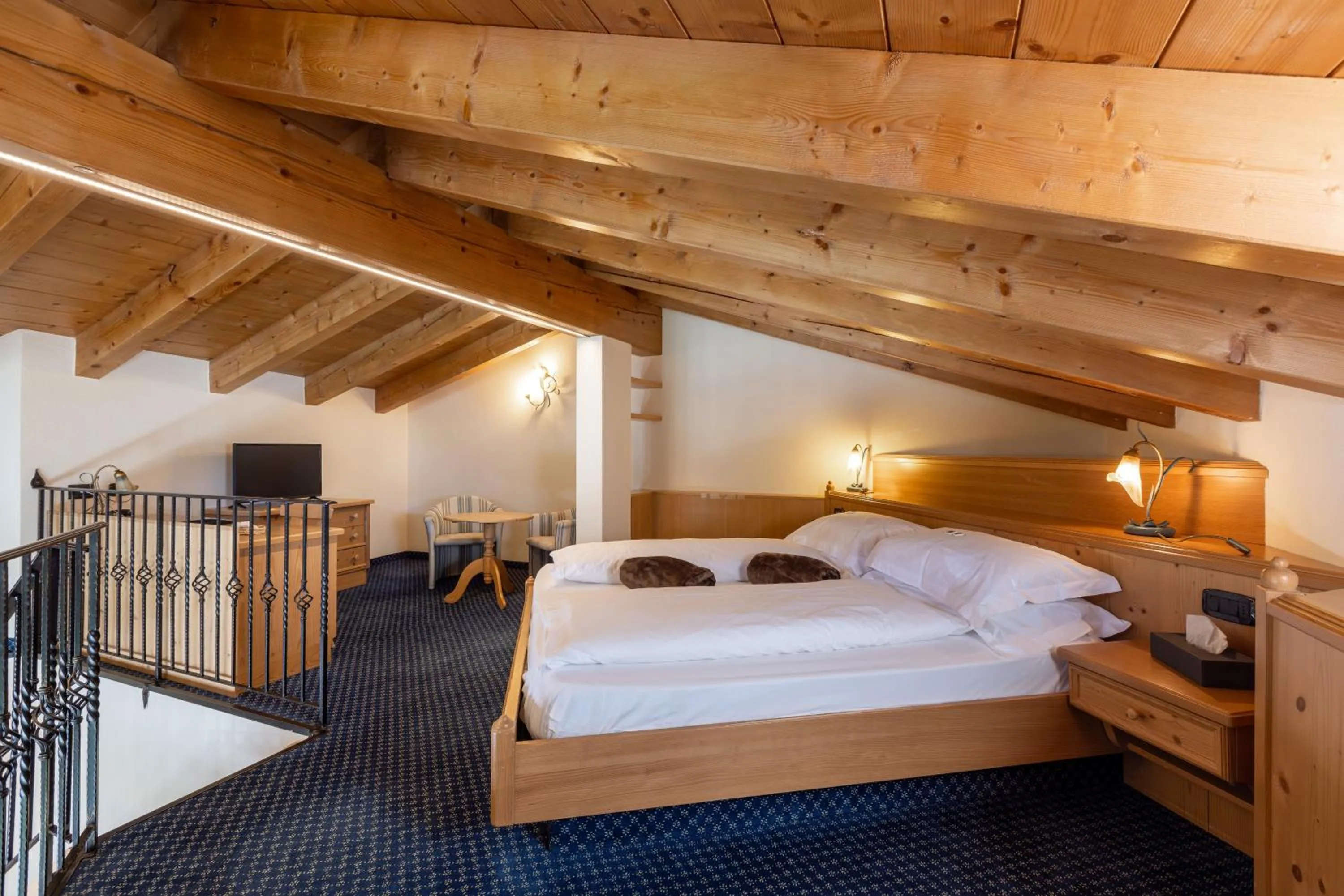 Bedroom, Bed in Hotel Flora