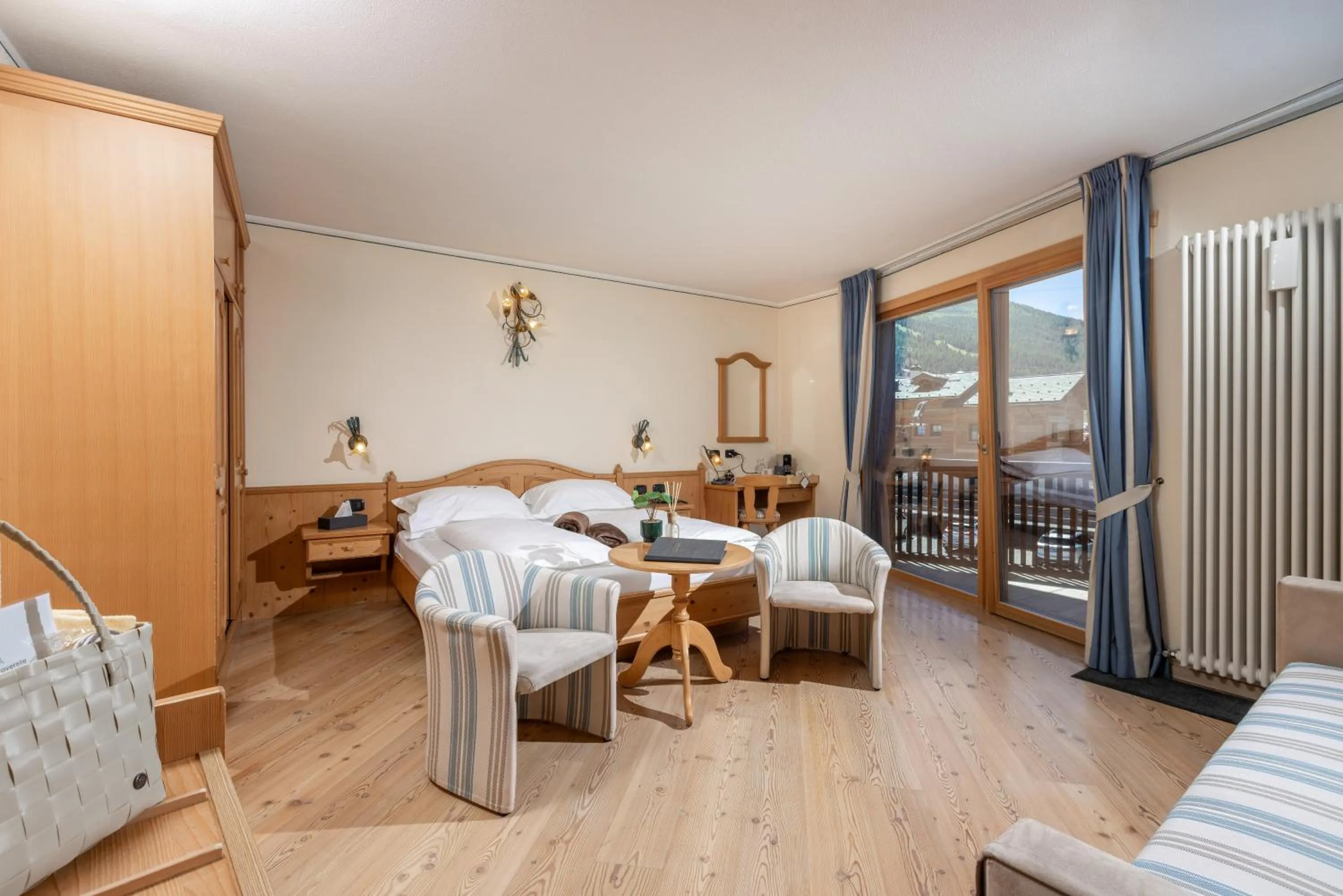 Bedroom, Bed in Hotel Flora