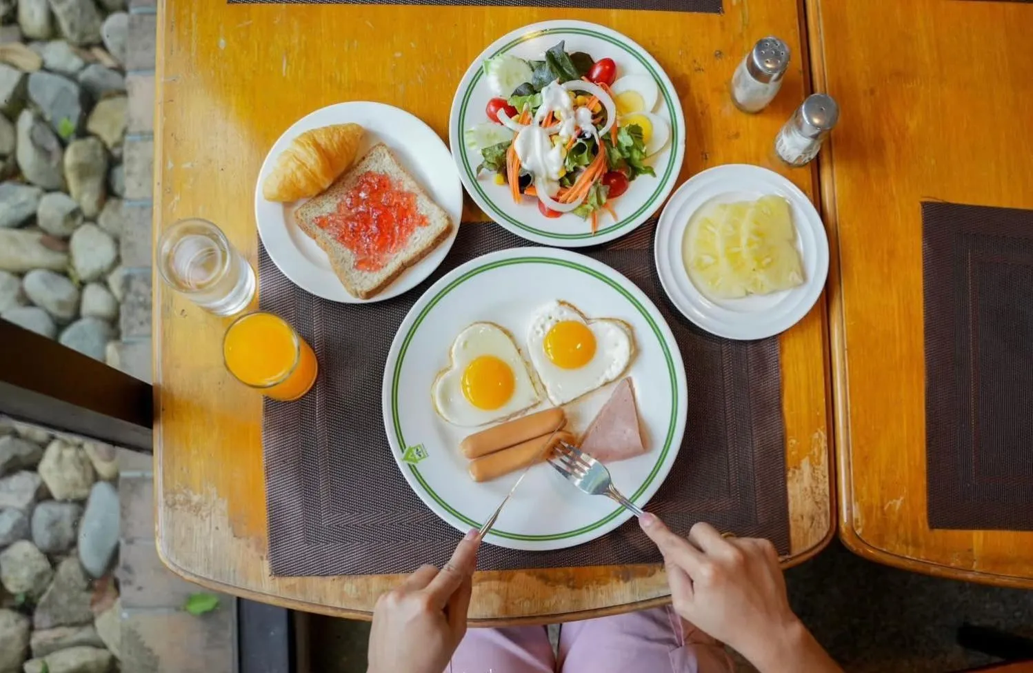 Food and drinks in Pung-Waan Resort & Spa