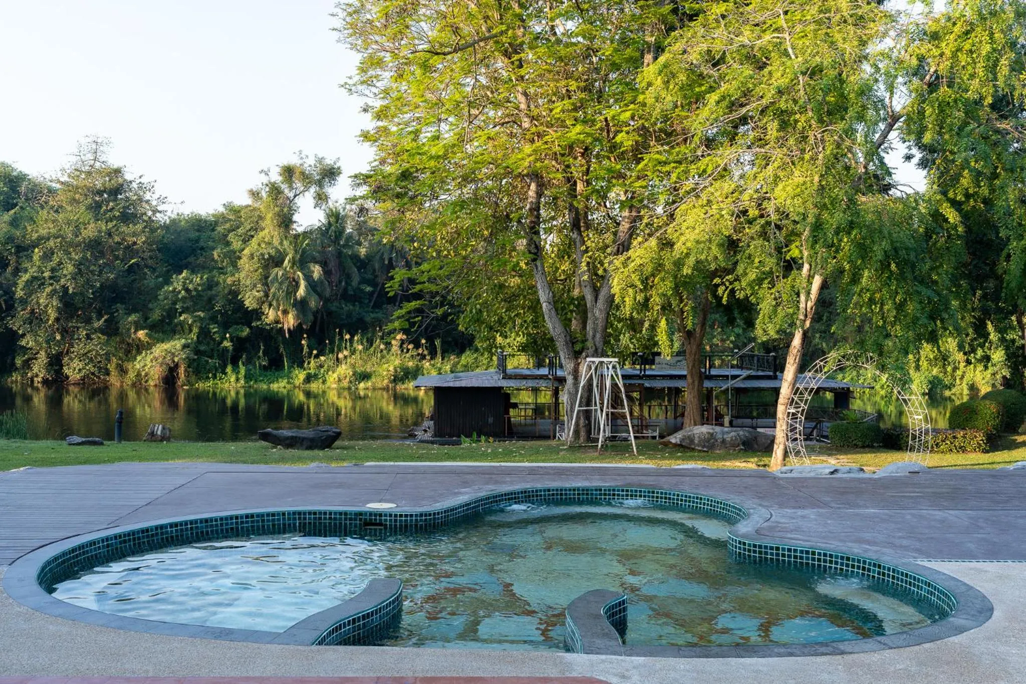 Swimming pool in Pung-Waan Resort & Spa