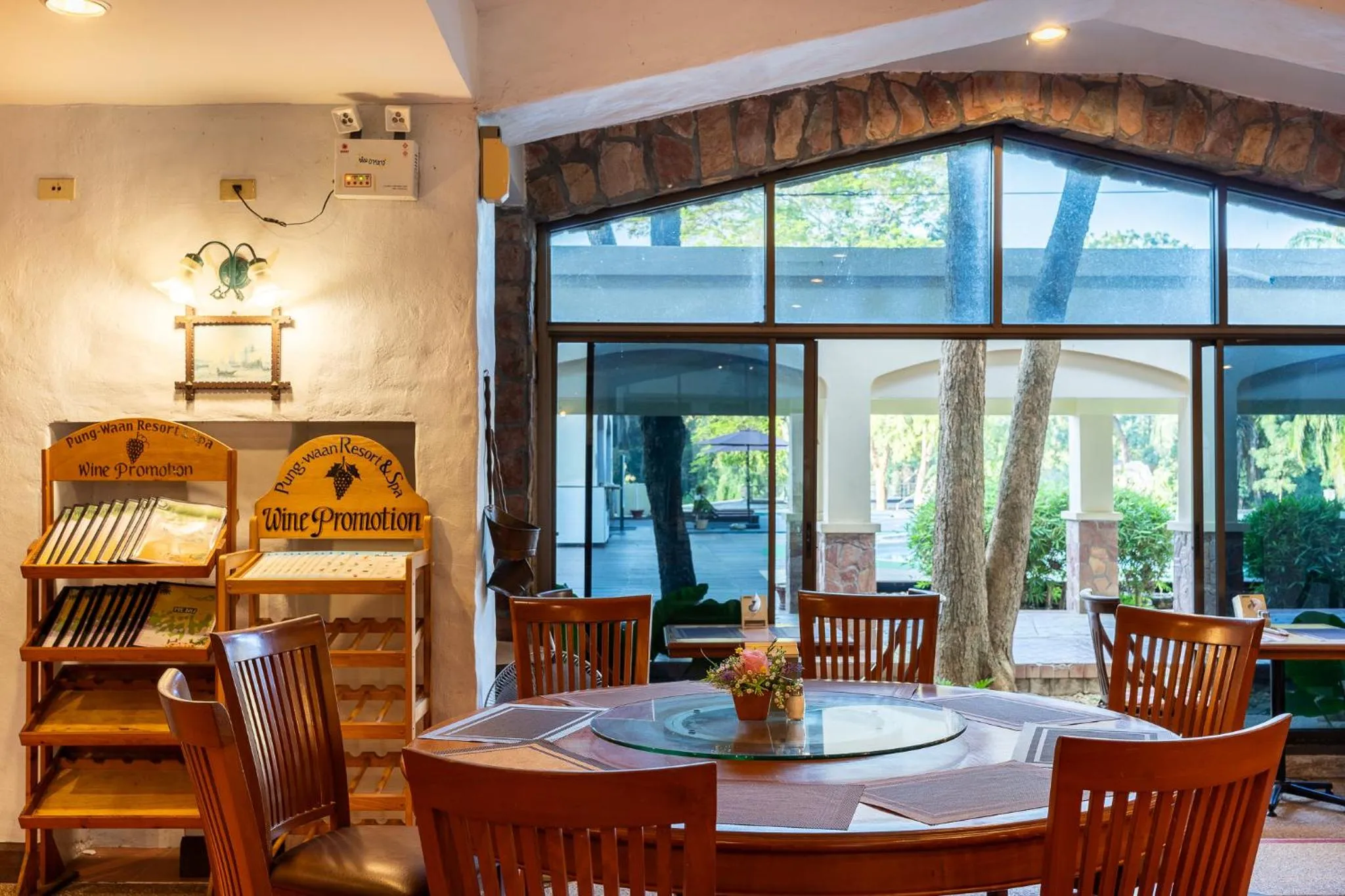 Restaurant/places to eat in Pung-Waan Resort & Spa