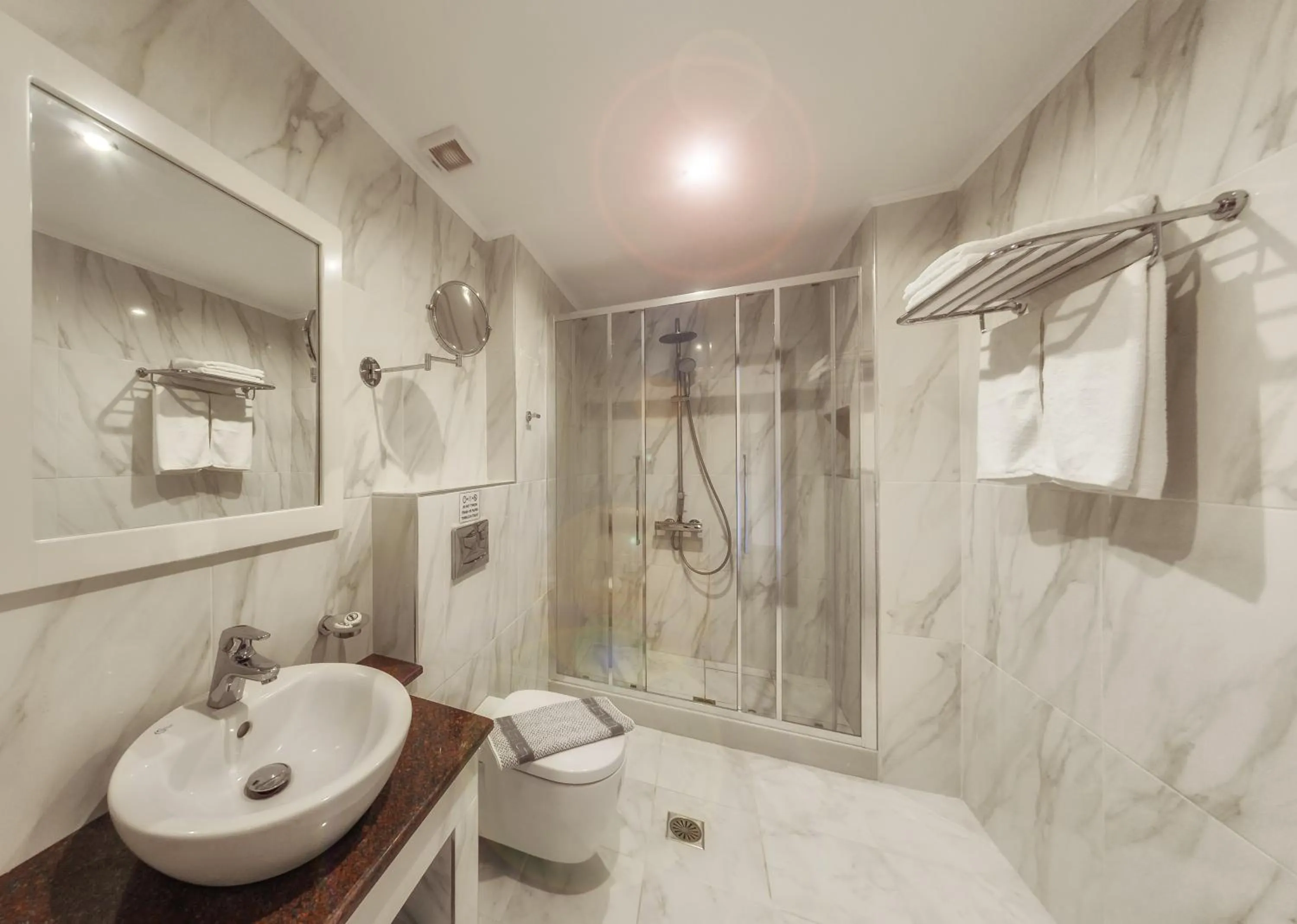 Bathroom in Karras Hotel