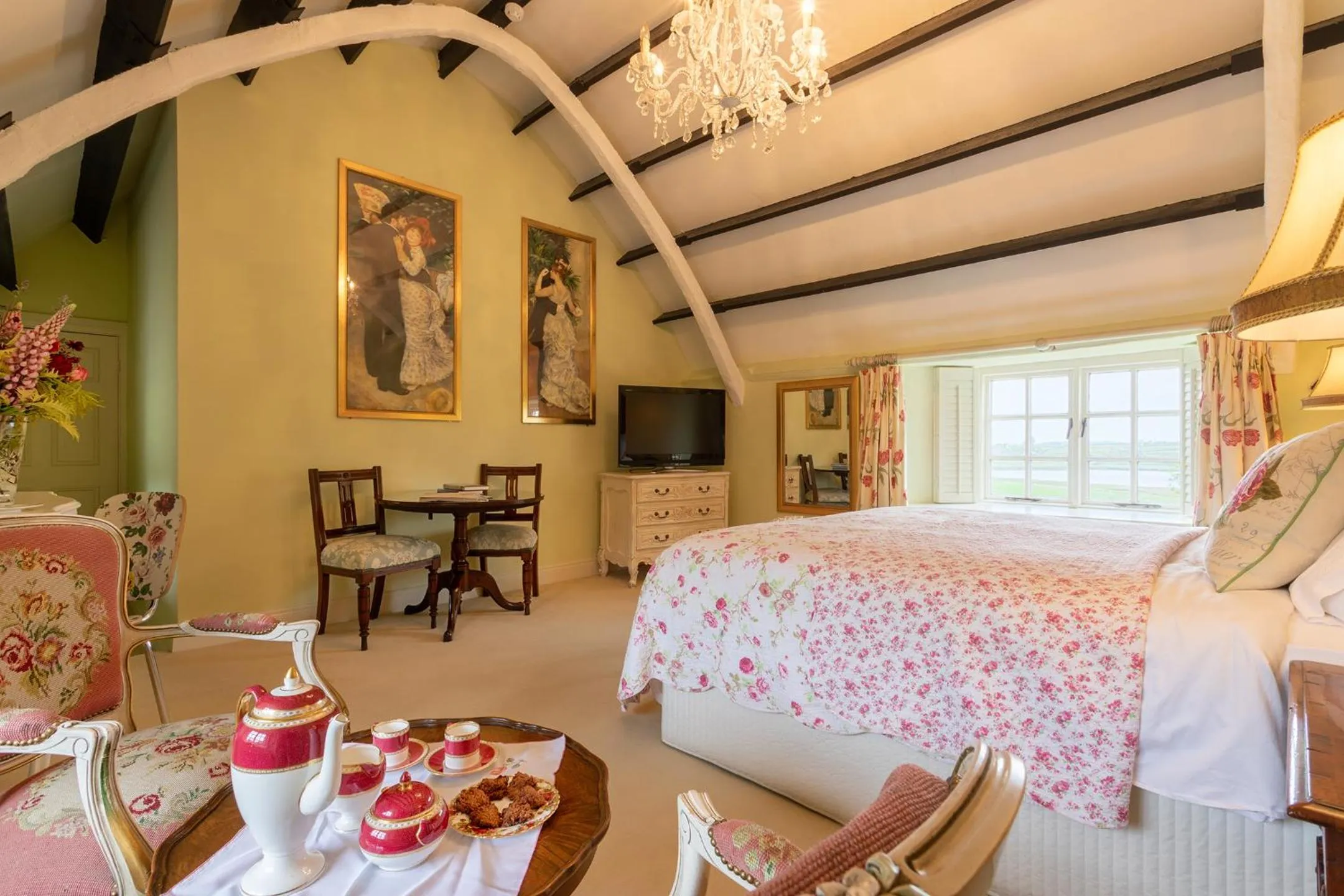 Bed in Weir Haven Boutique Accommodation