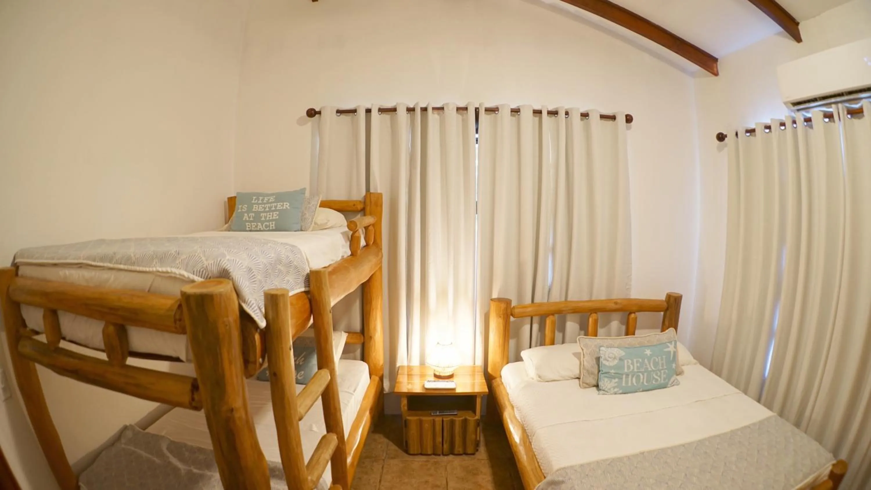 Photo of the whole room, Bed in Villas Welcome to Heaven